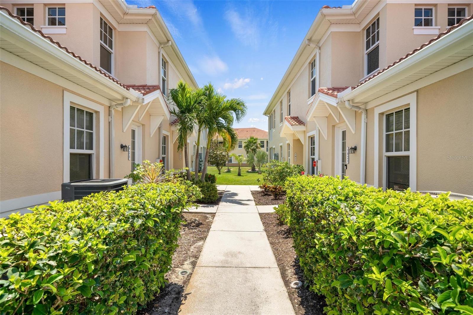 240 W END DR #1021
