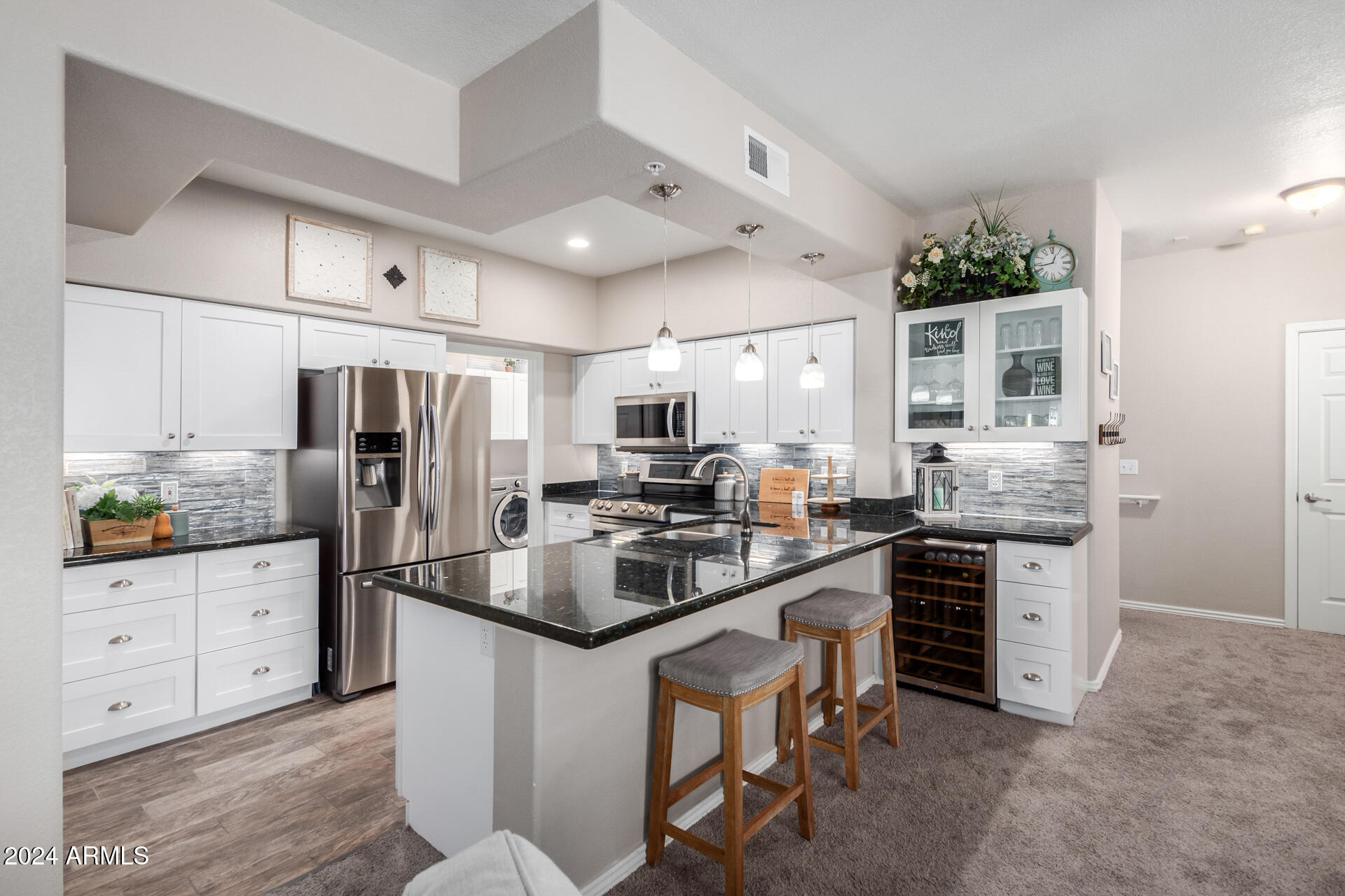 7401 W ARROWHEAD CLUBHOUSE Drive, 2084