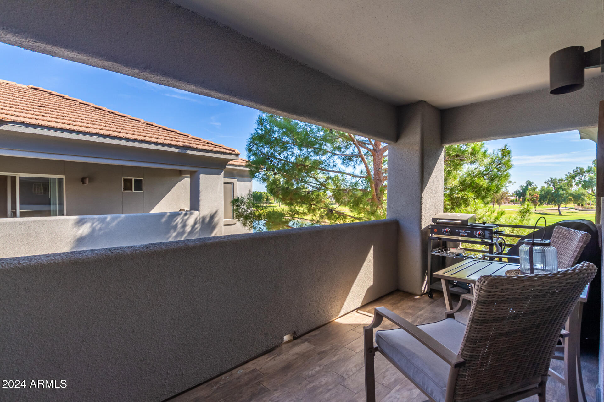 7401 W ARROWHEAD CLUBHOUSE Drive, 2084