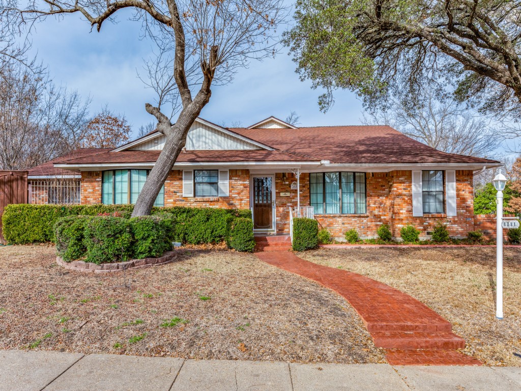 3801 Douglas Drive