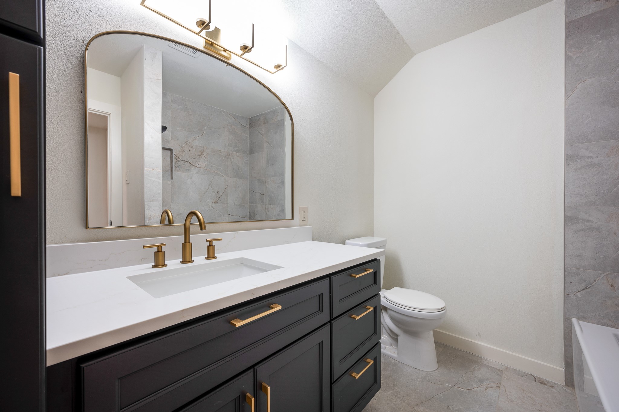 1121 Overlake Drive