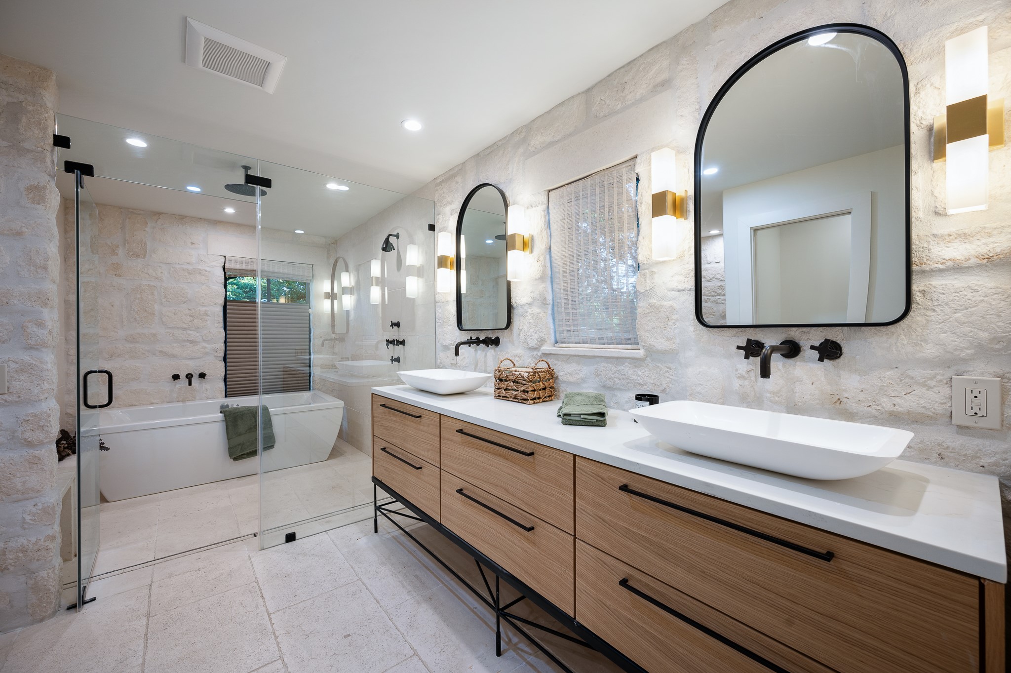 1121 Overlake Drive