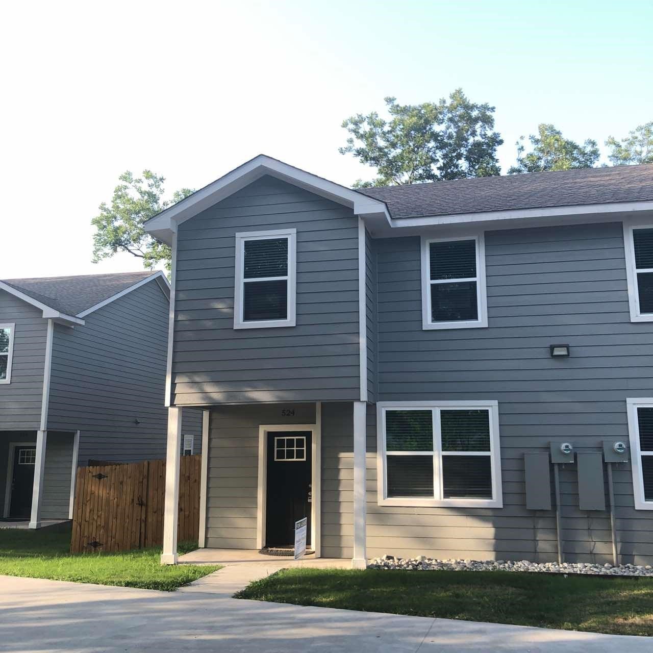 522-524 E State Highway 11 524