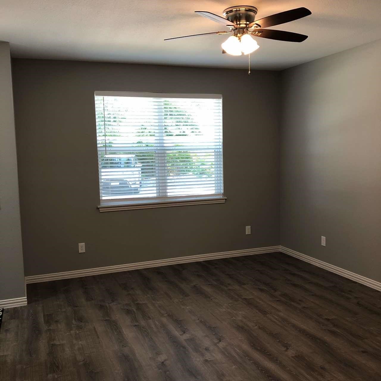 526-528 E State Highway 11 526