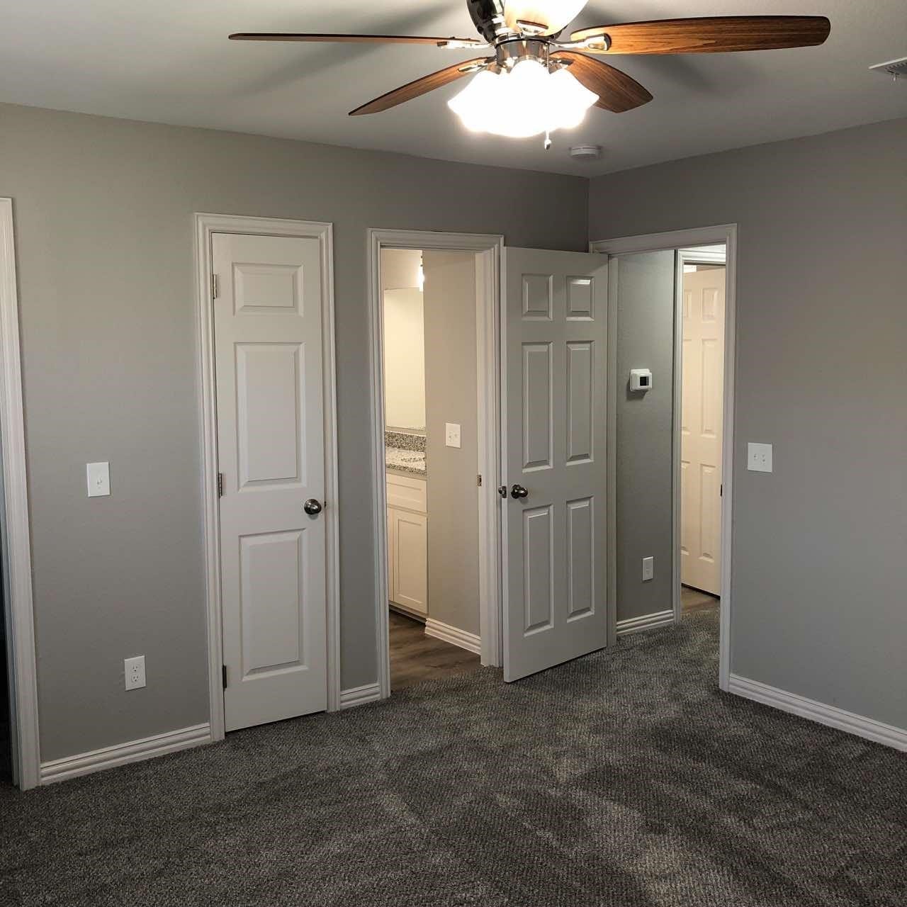 526-528 E State Highway 11 528