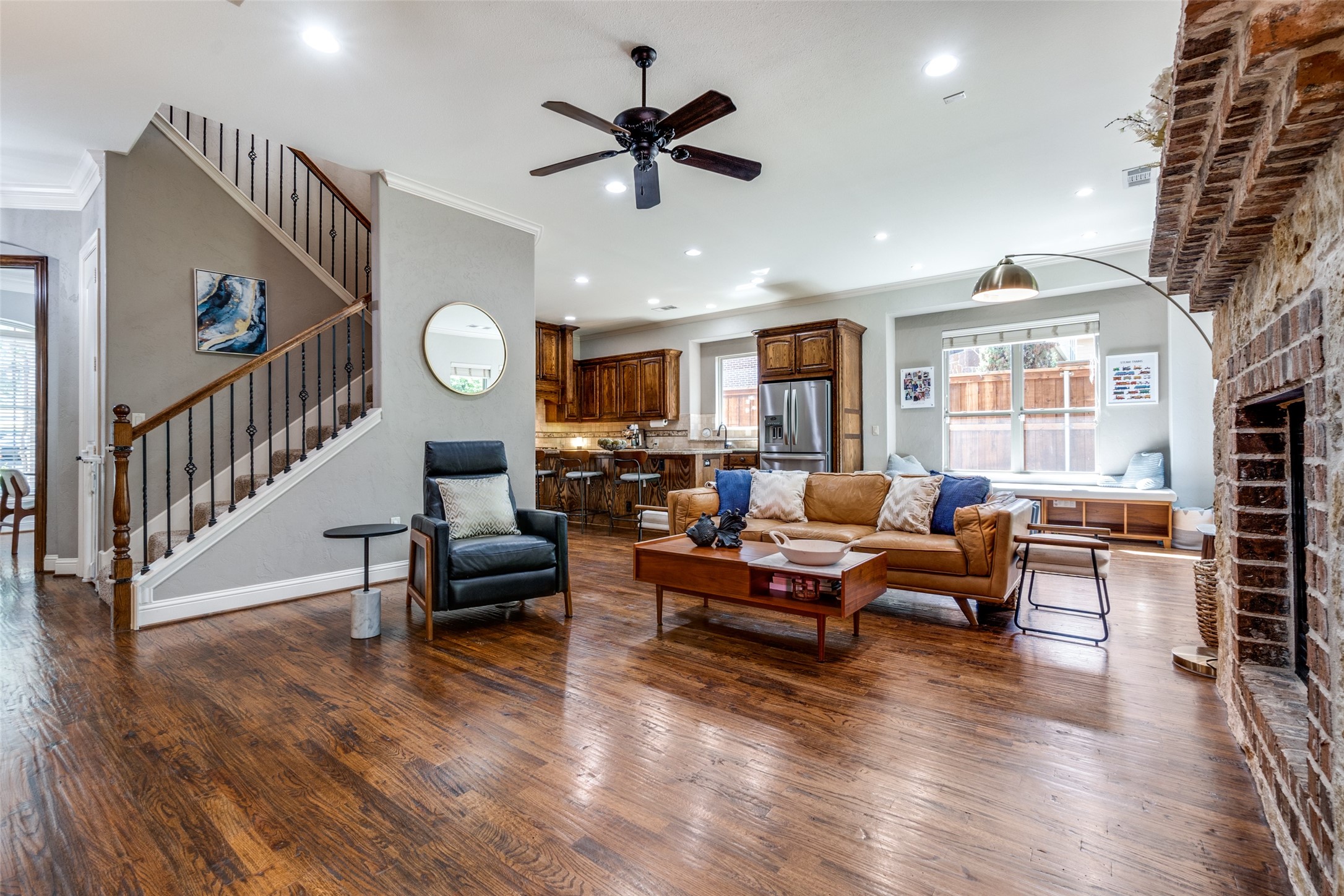 2238 Forest Hollow Park