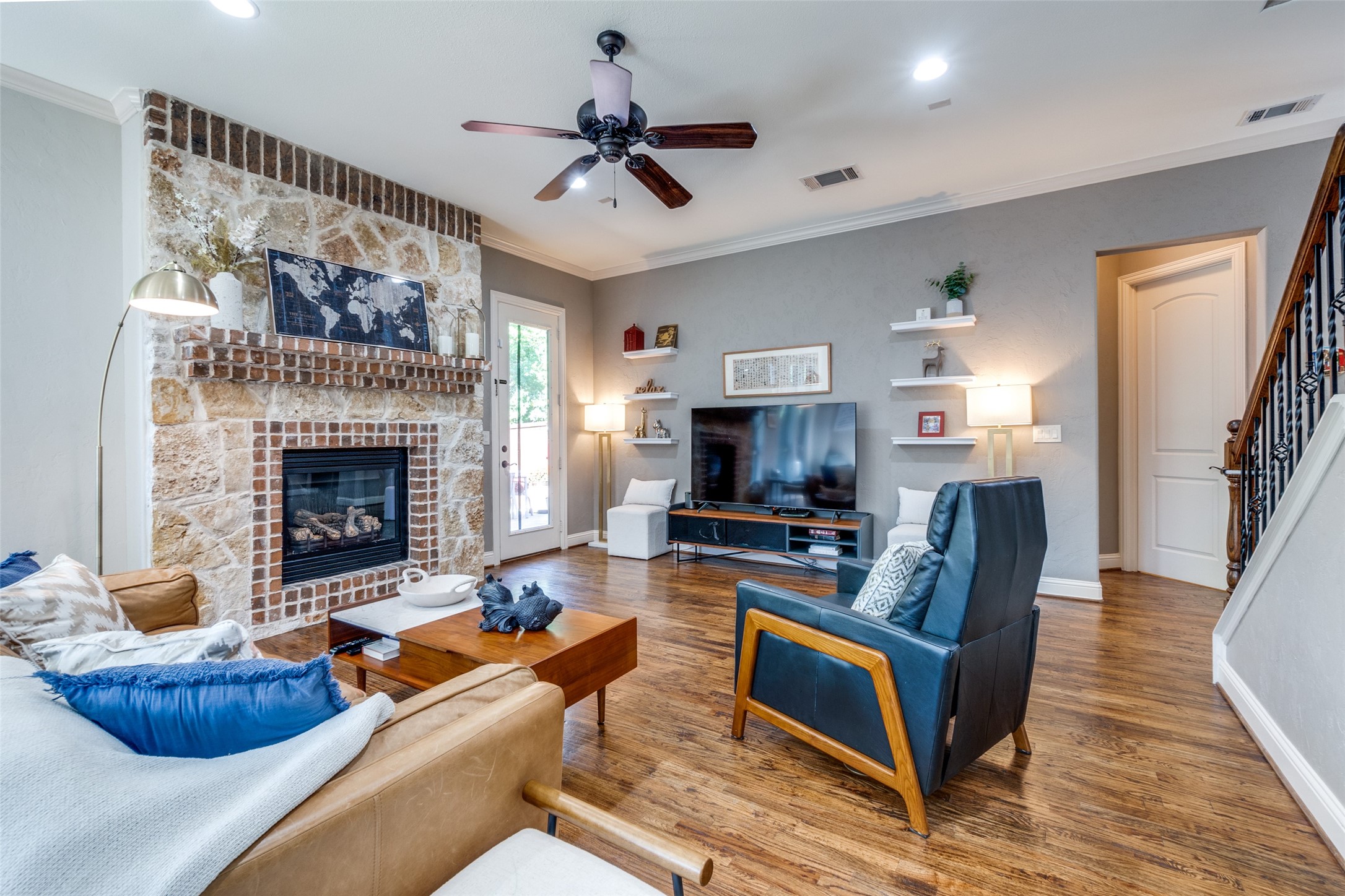 2238 Forest Hollow Park
