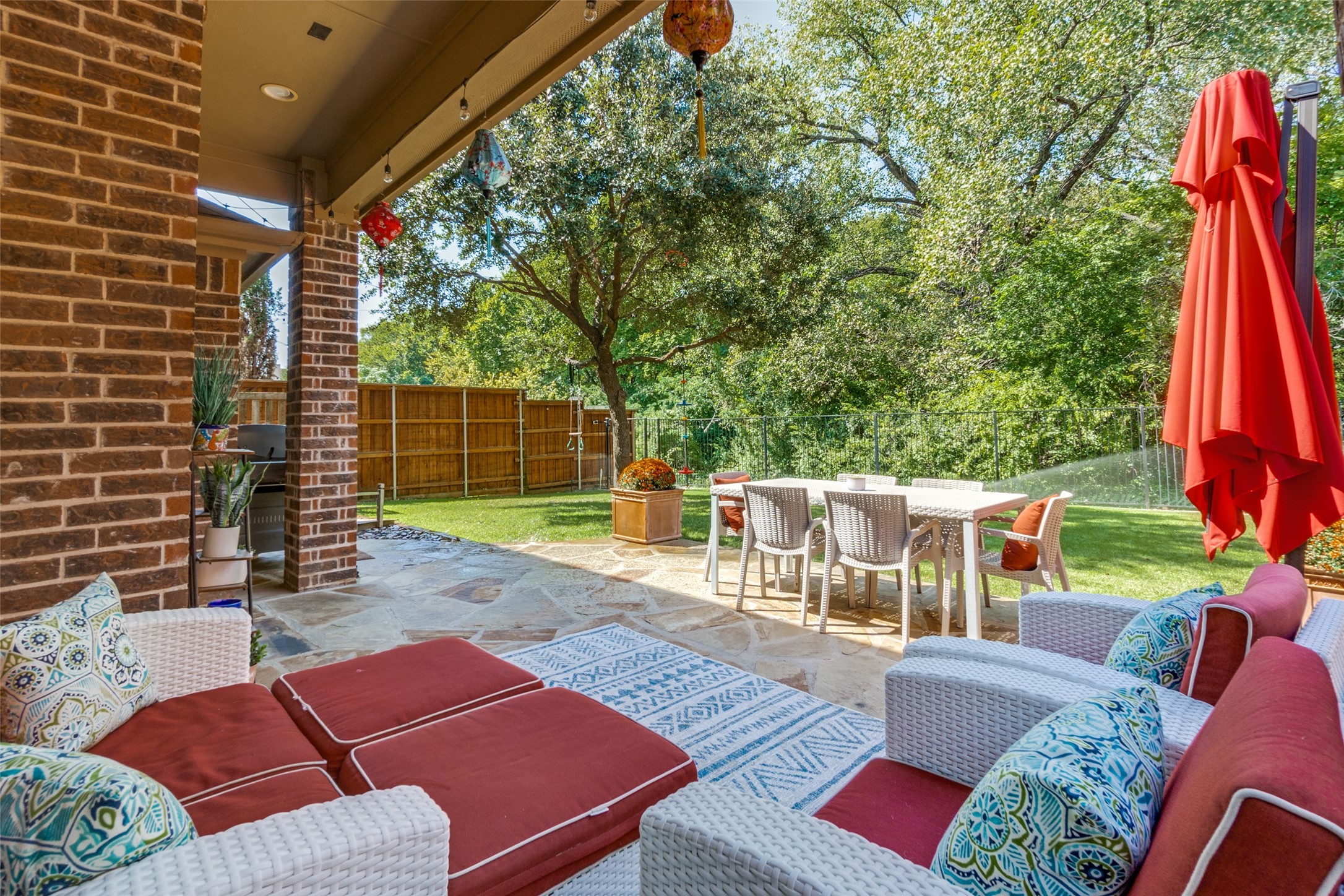 2238 Forest Hollow Park