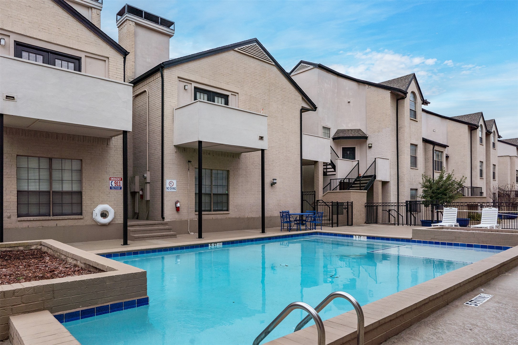 3901 Travis Street 227