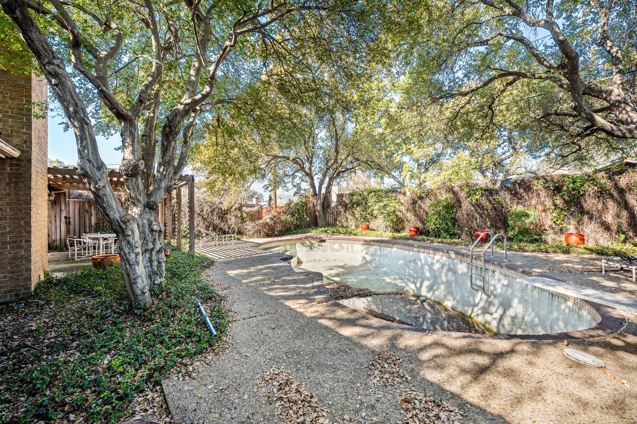 6655 Hillbriar Drive