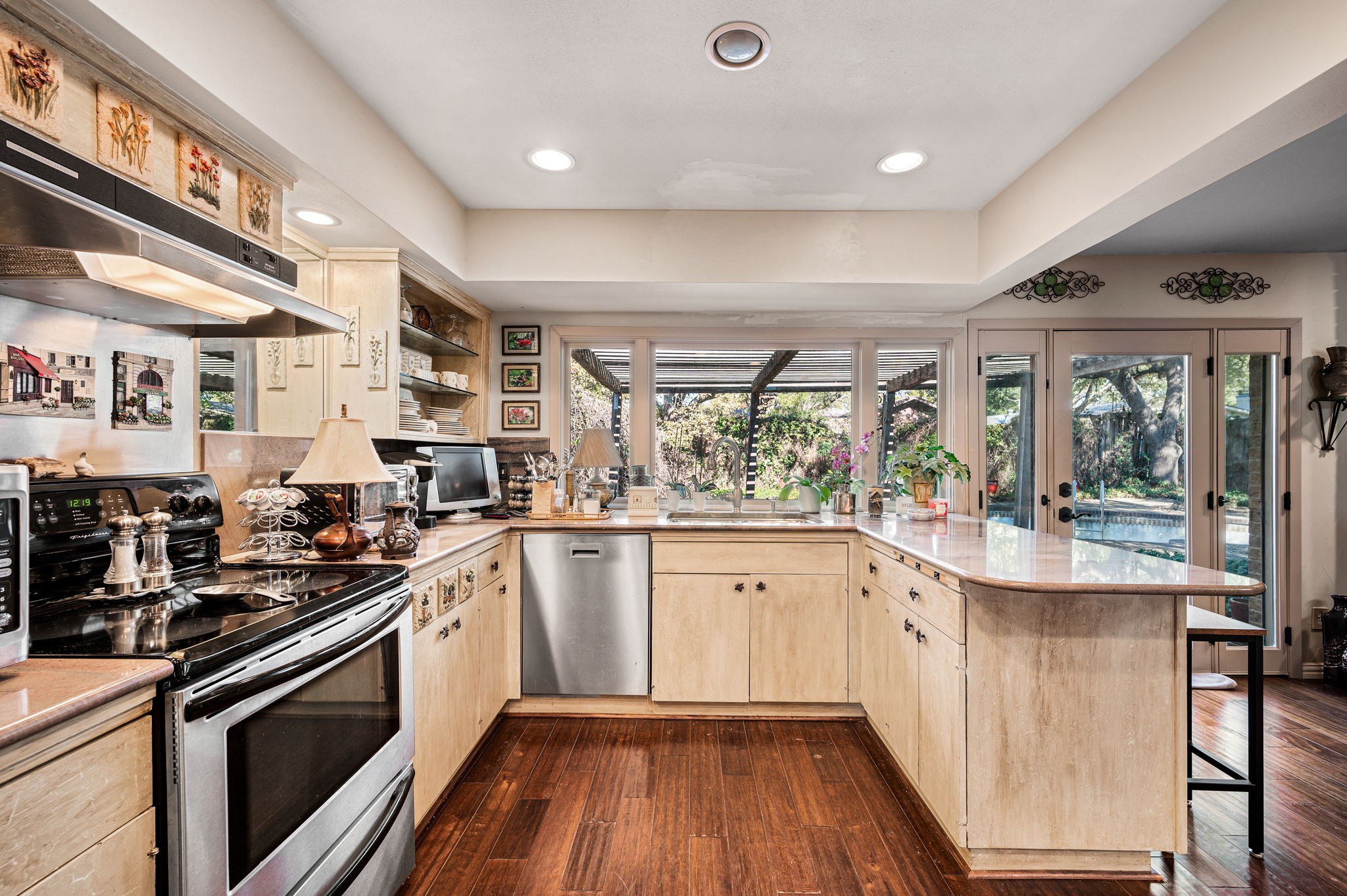 6655 Hillbriar Drive