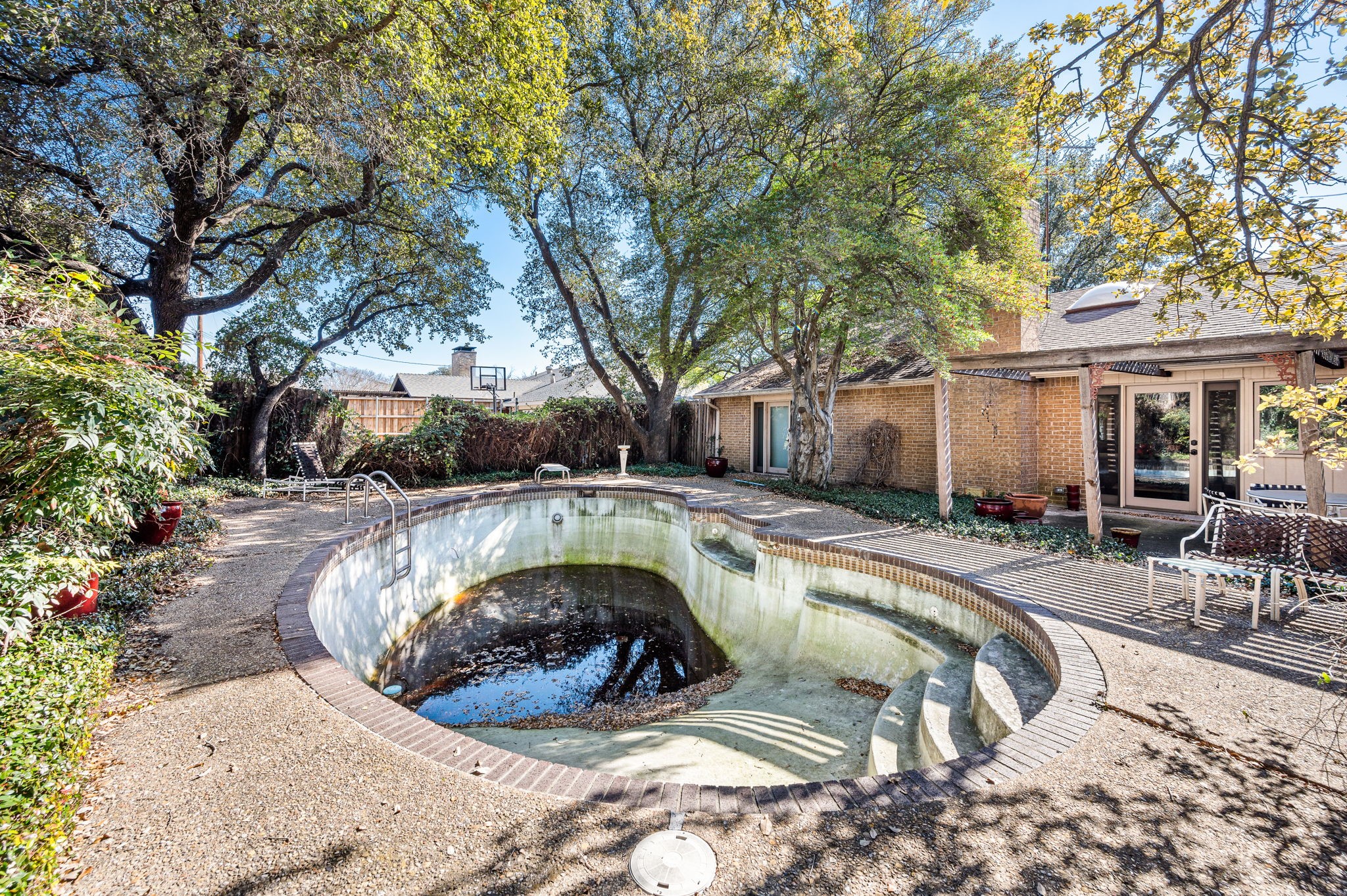 6655 Hillbriar Drive