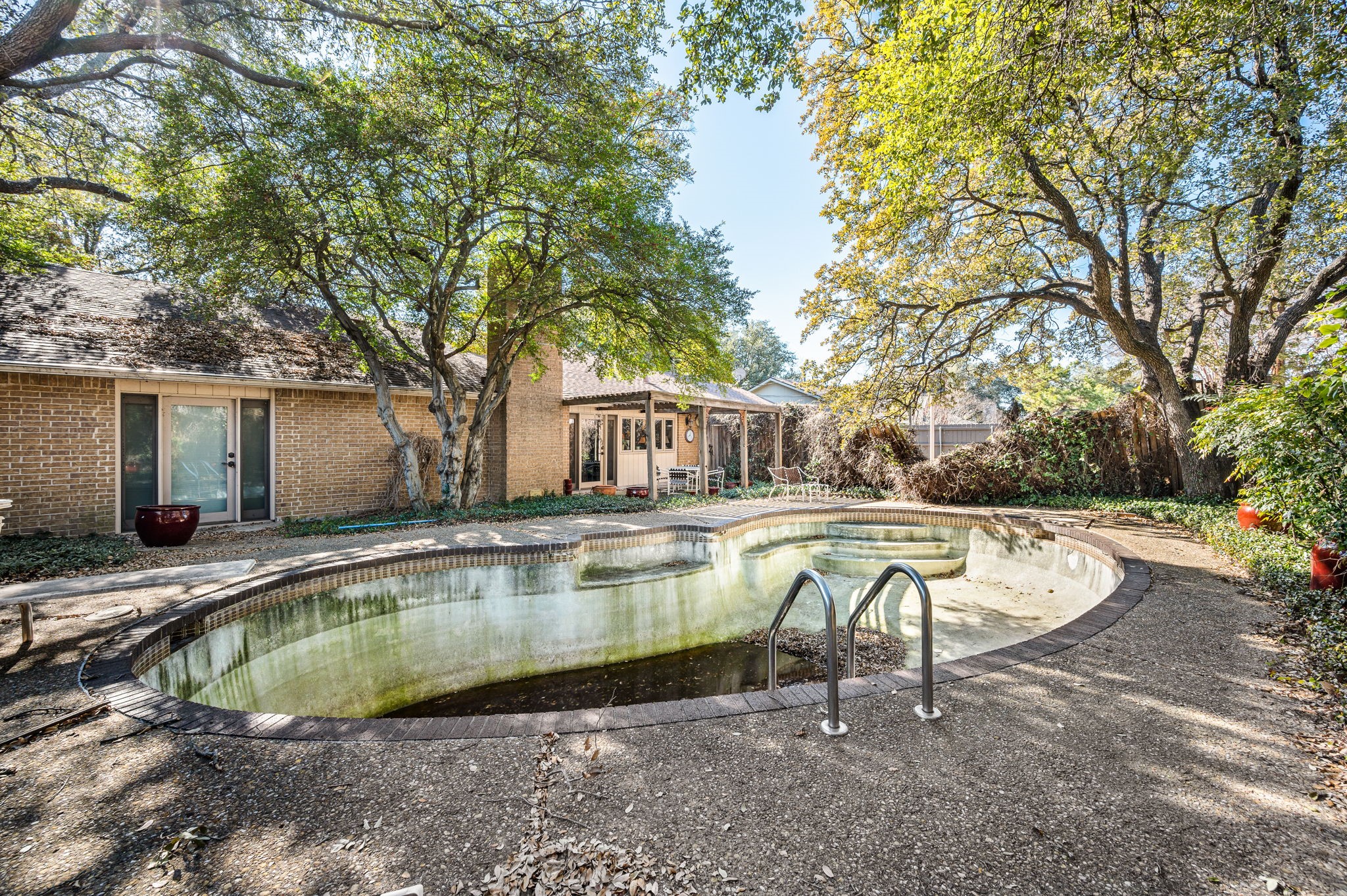 6655 Hillbriar Drive