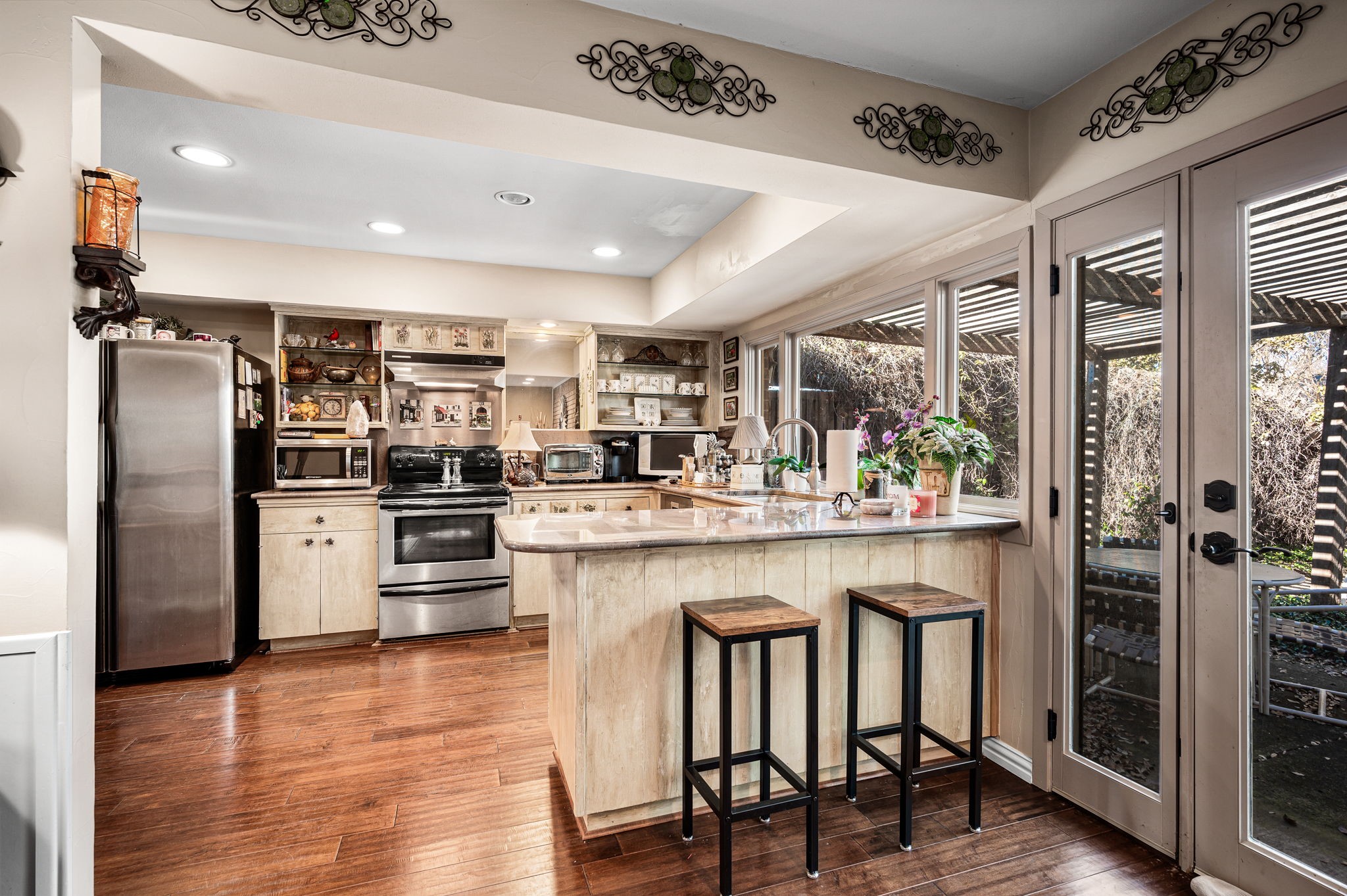 6655 Hillbriar Drive