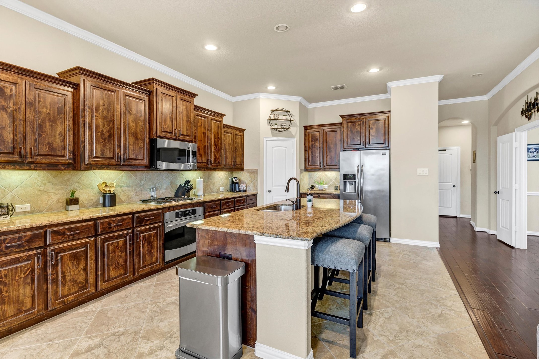 8001 Horseshoe Bend