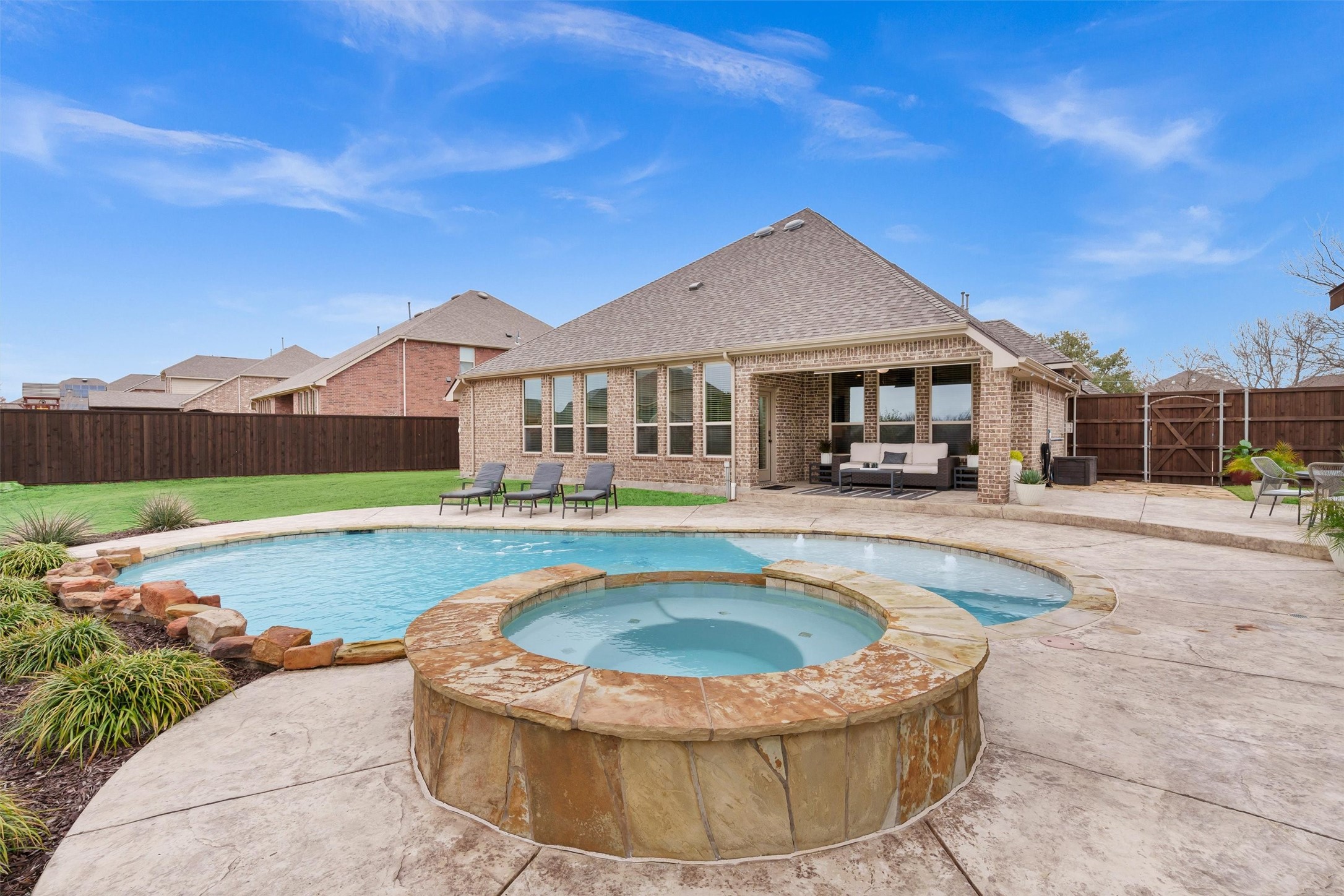 8001 Horseshoe Bend
