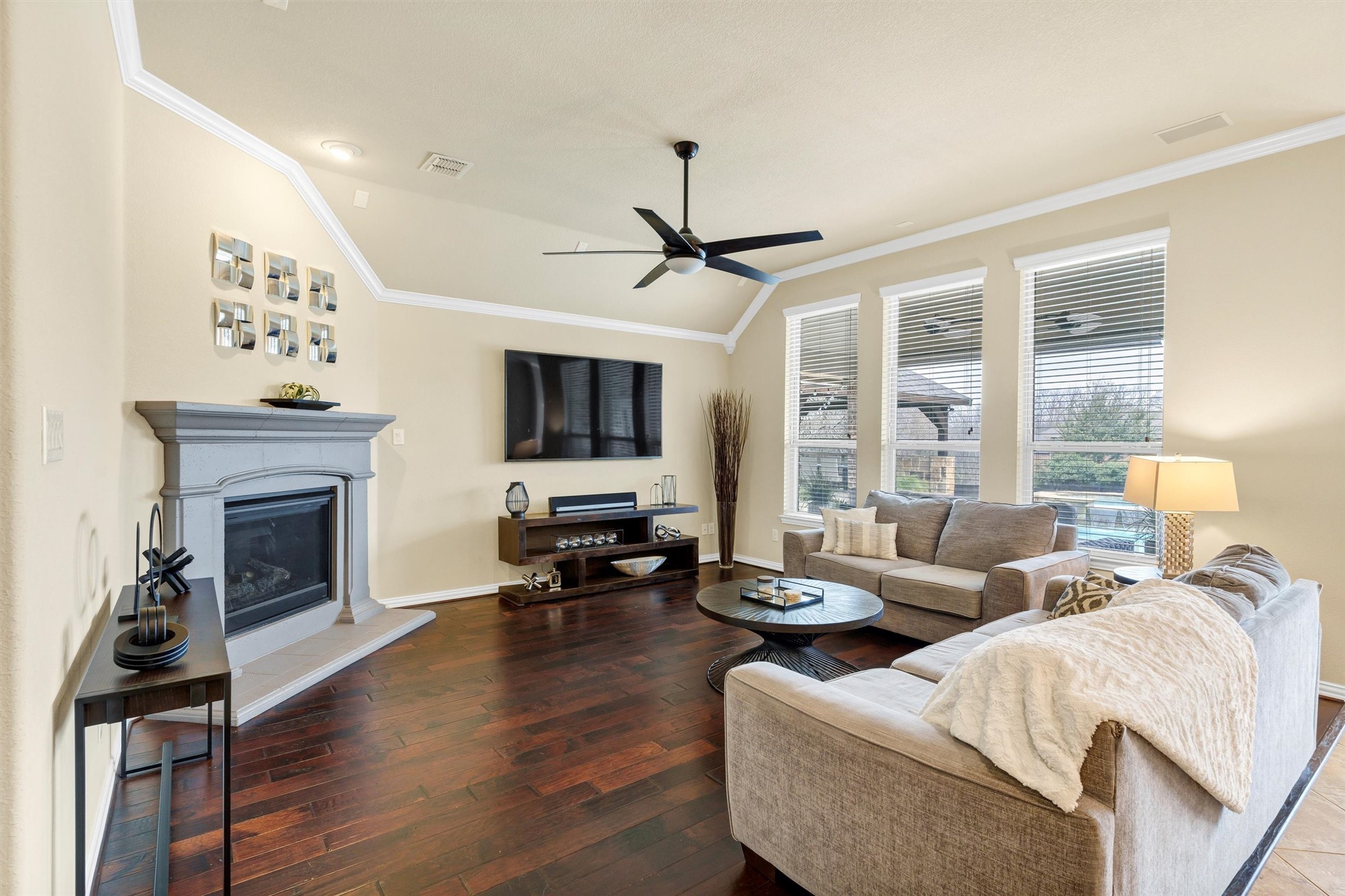 8001 Horseshoe Bend