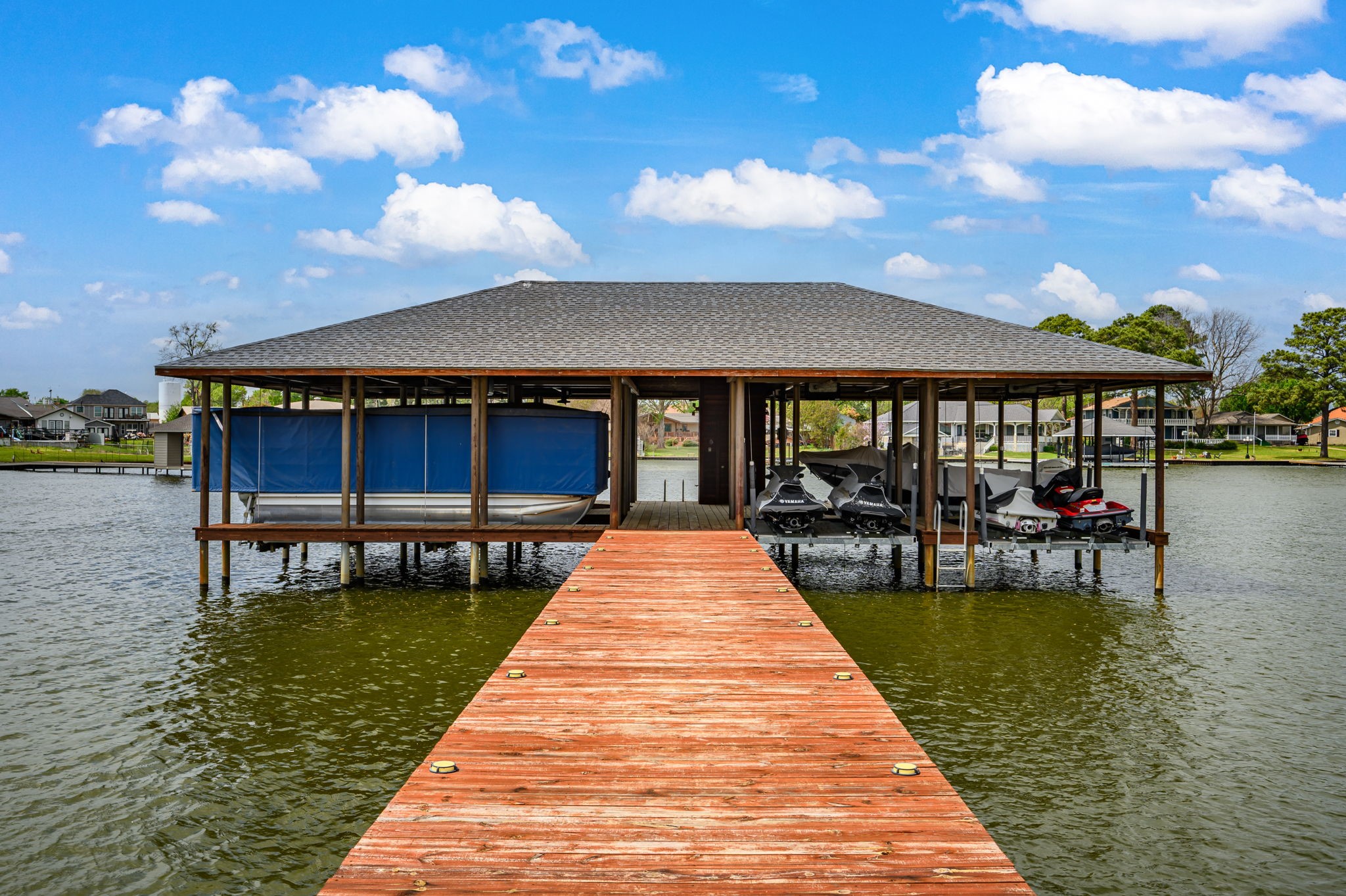 2512 Oak Drive