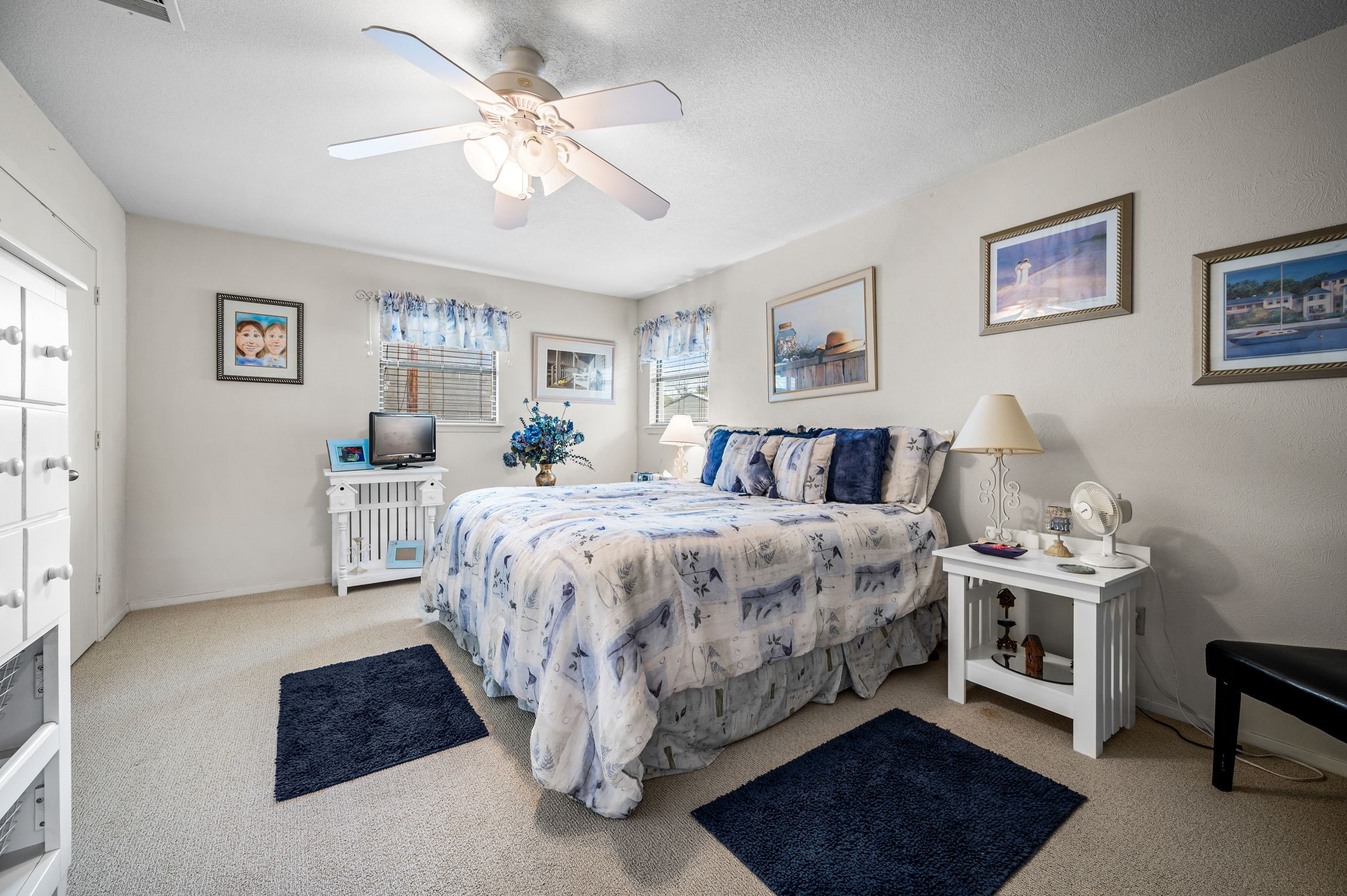 2512 Oak Drive