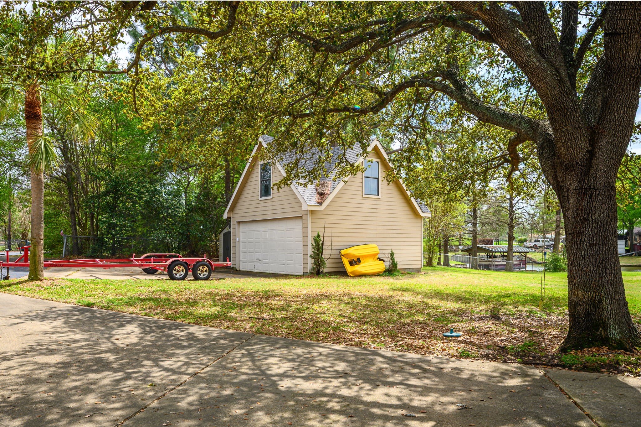 2512 Oak Drive