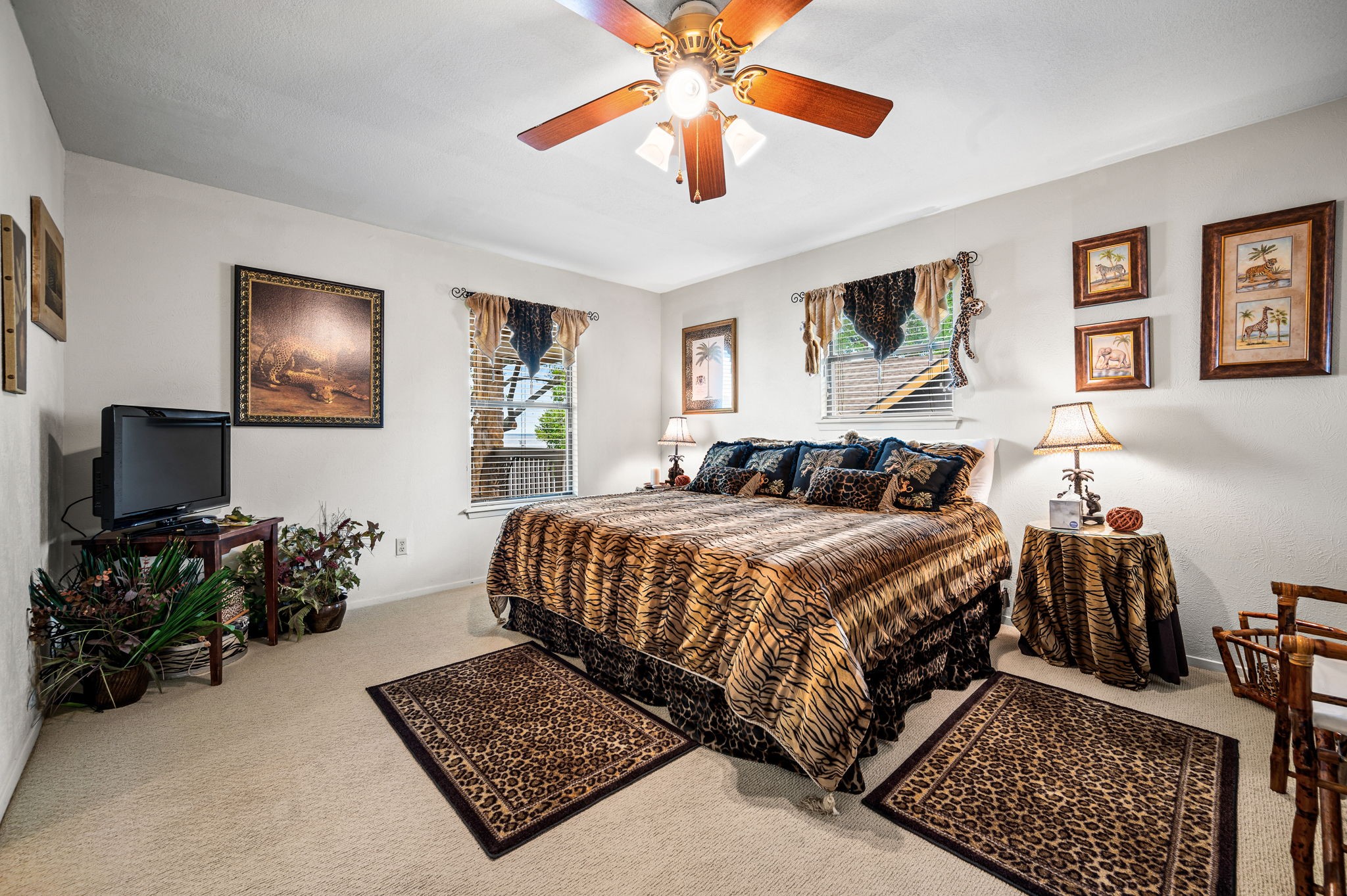 2512 Oak Drive