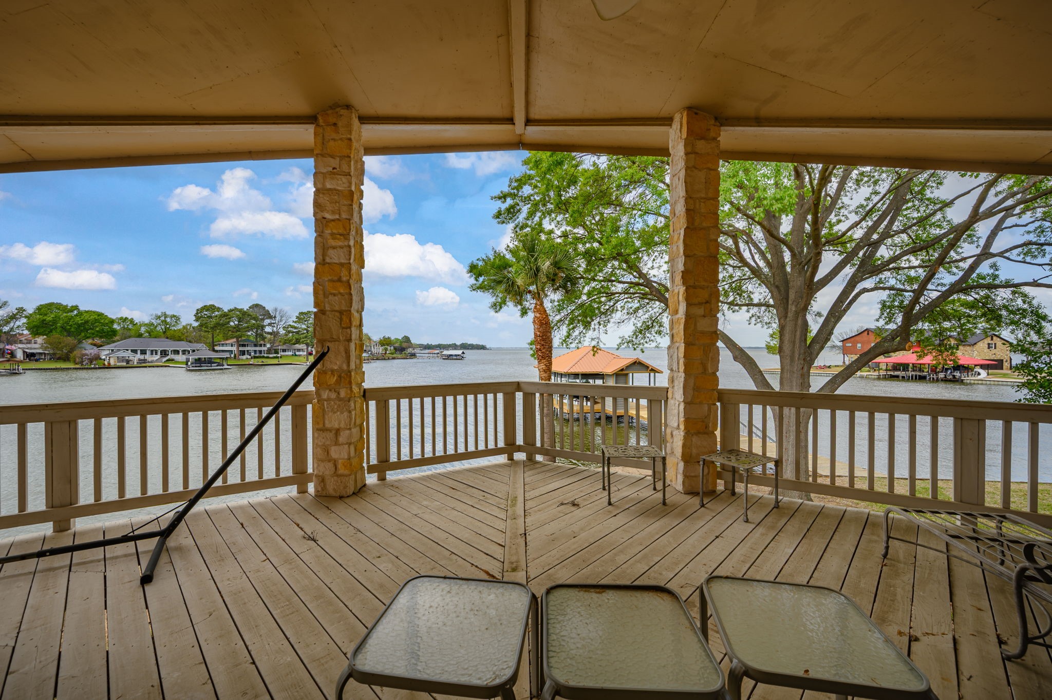 2512 Oak Drive