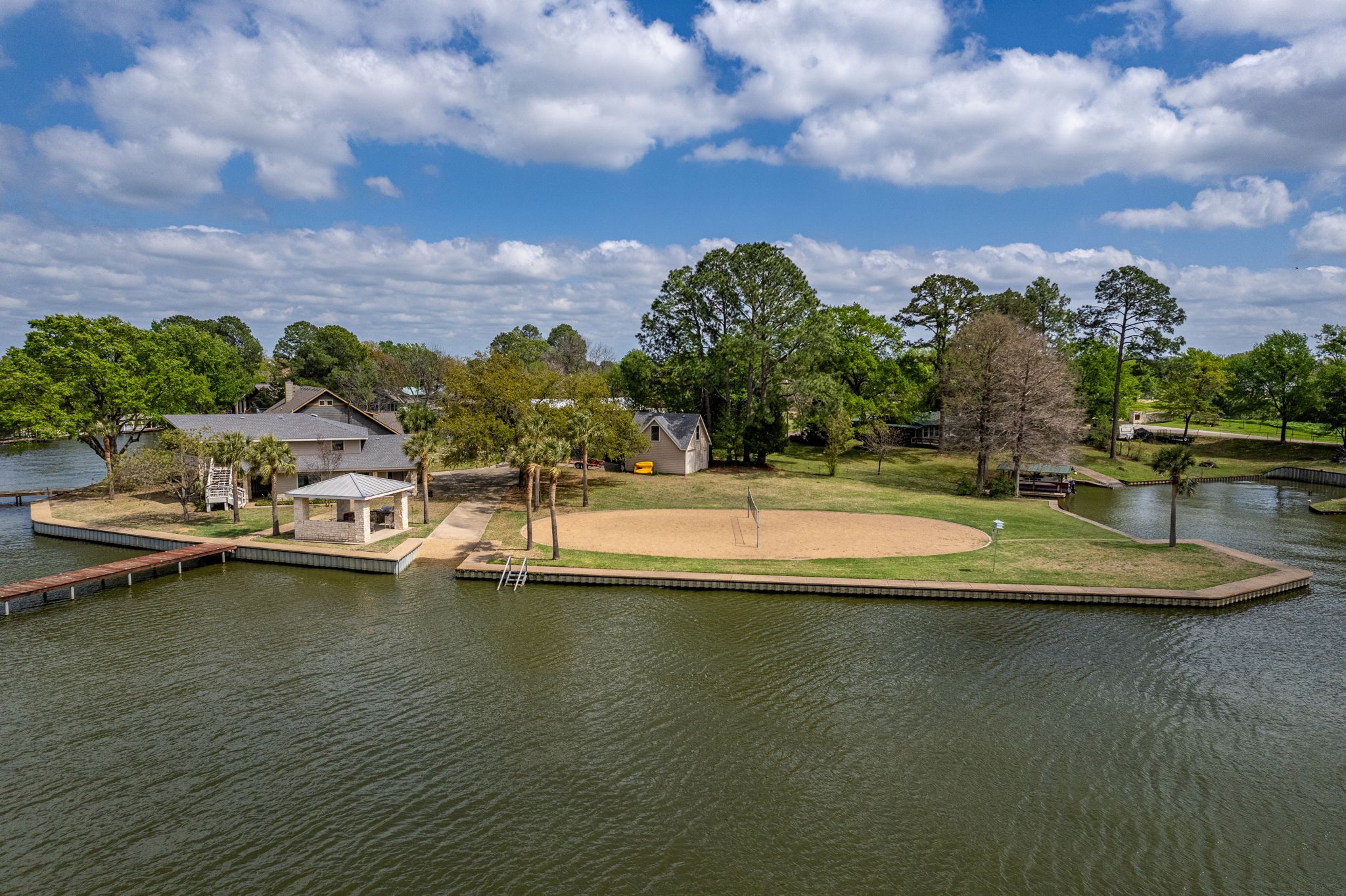 2512 Oak Drive