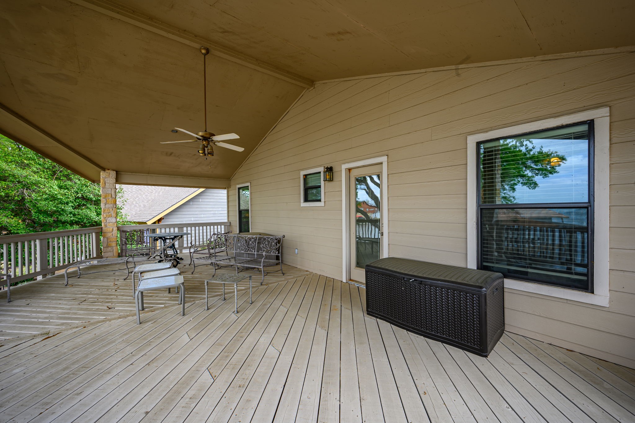 2512 Oak Drive