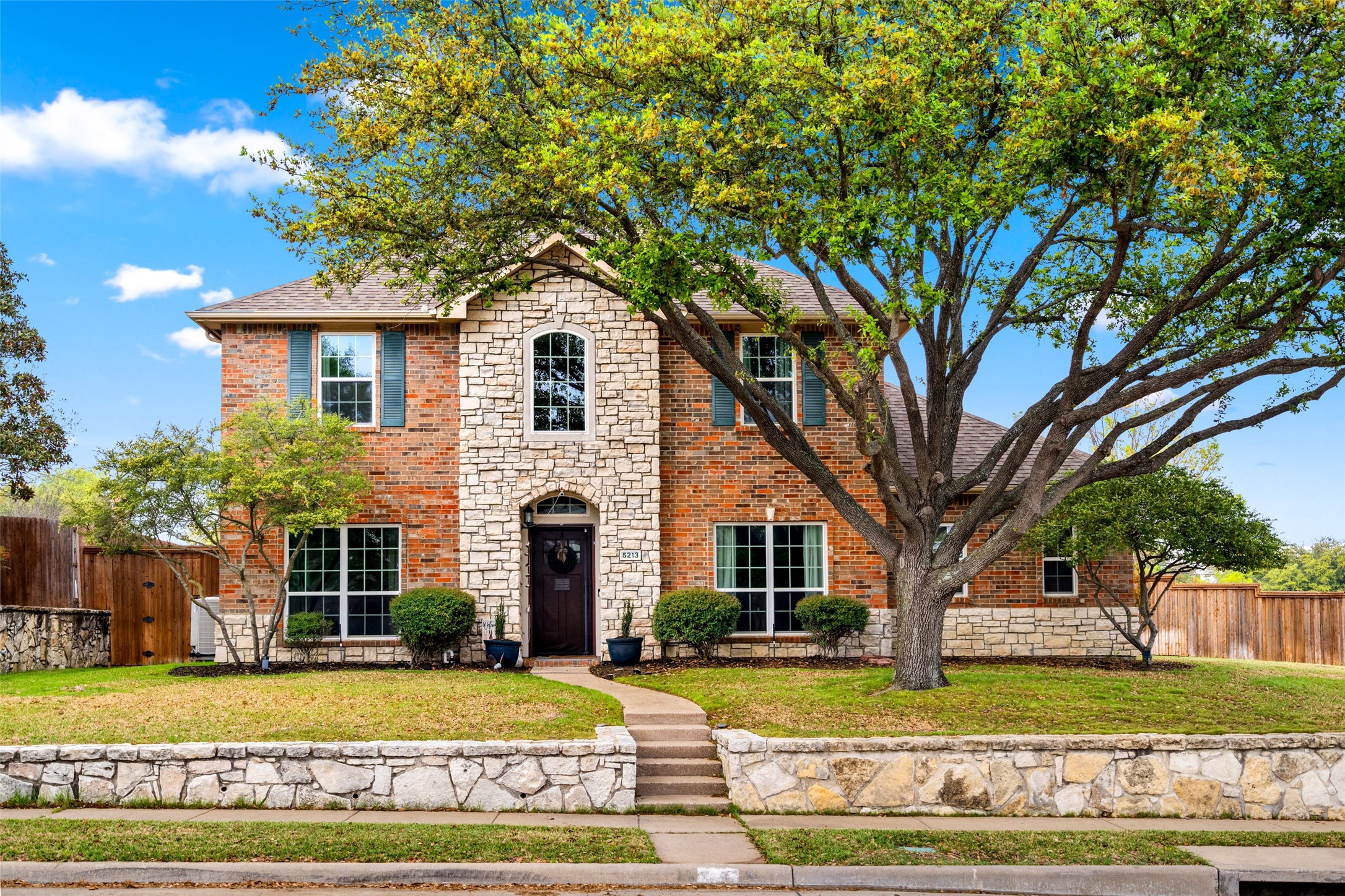 5213 Natchez Drive