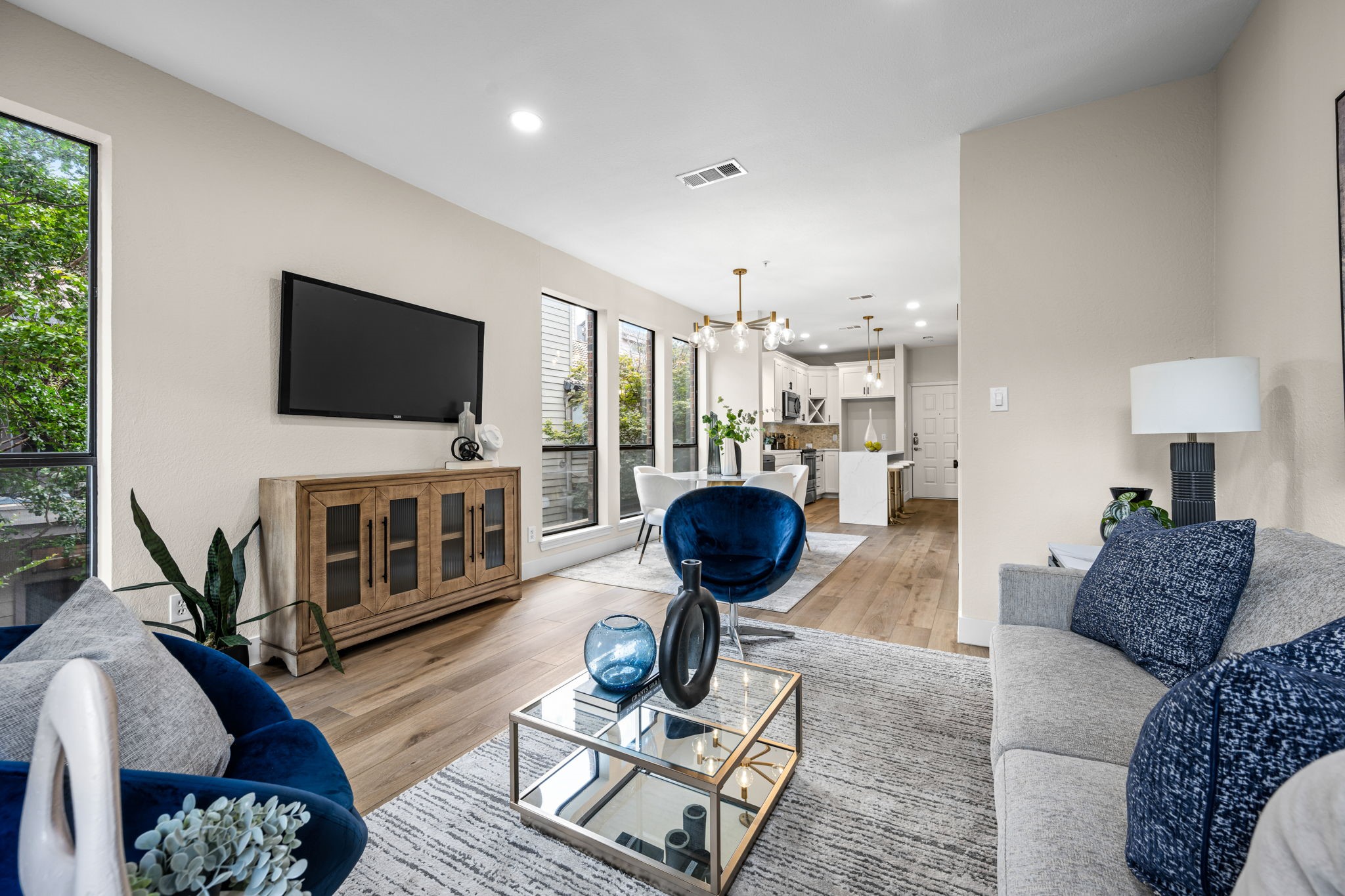 3817 Gilbert Avenue 103