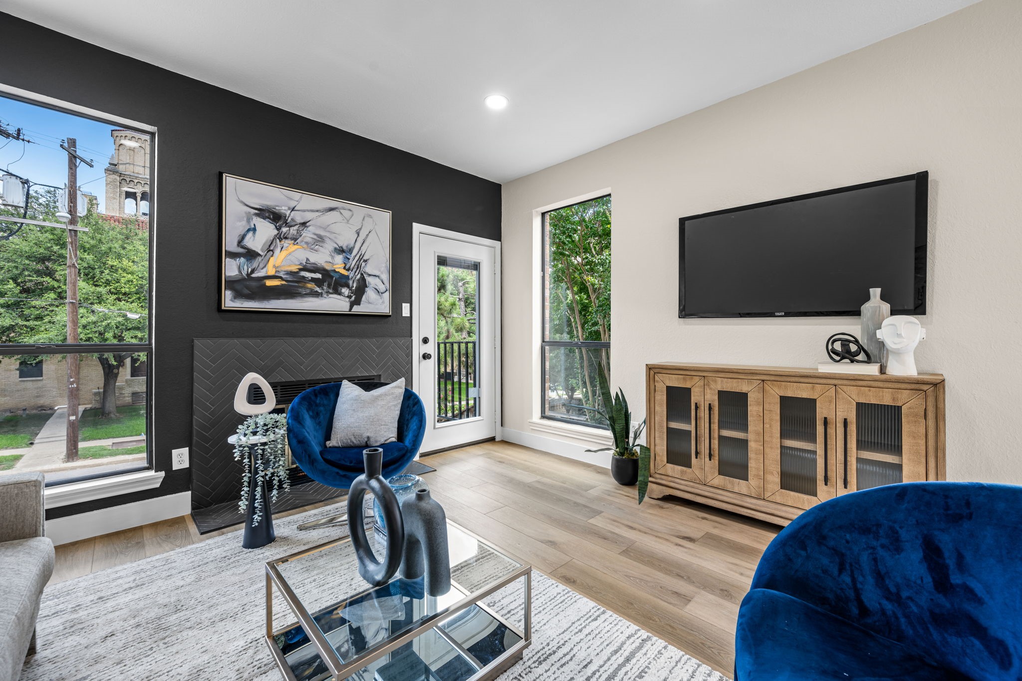 3817 Gilbert Avenue 103