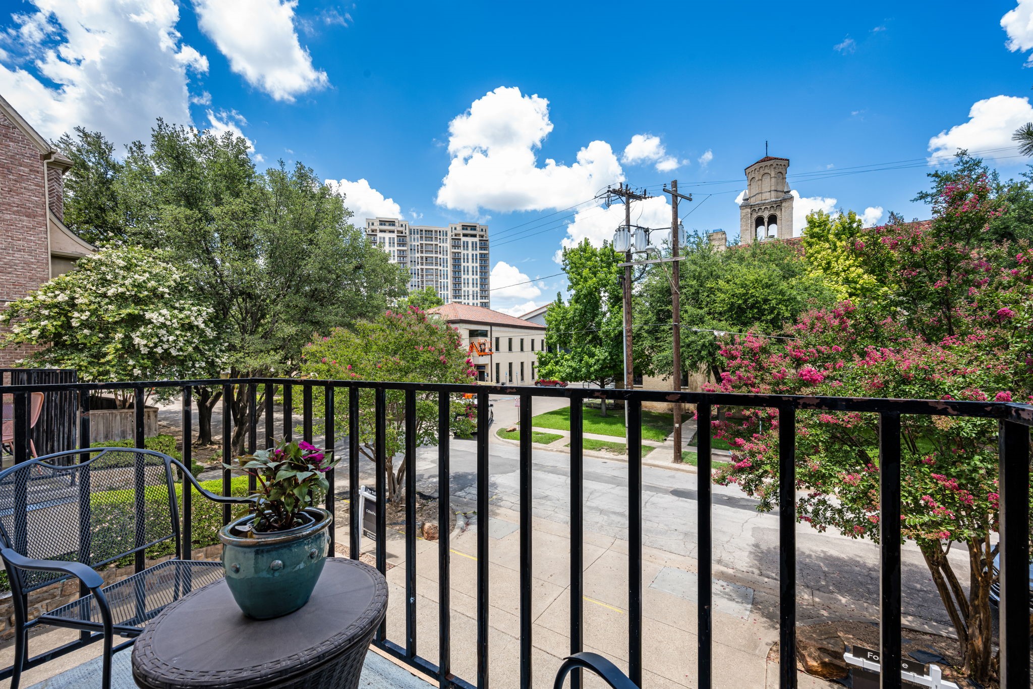 3817 Gilbert Avenue 103