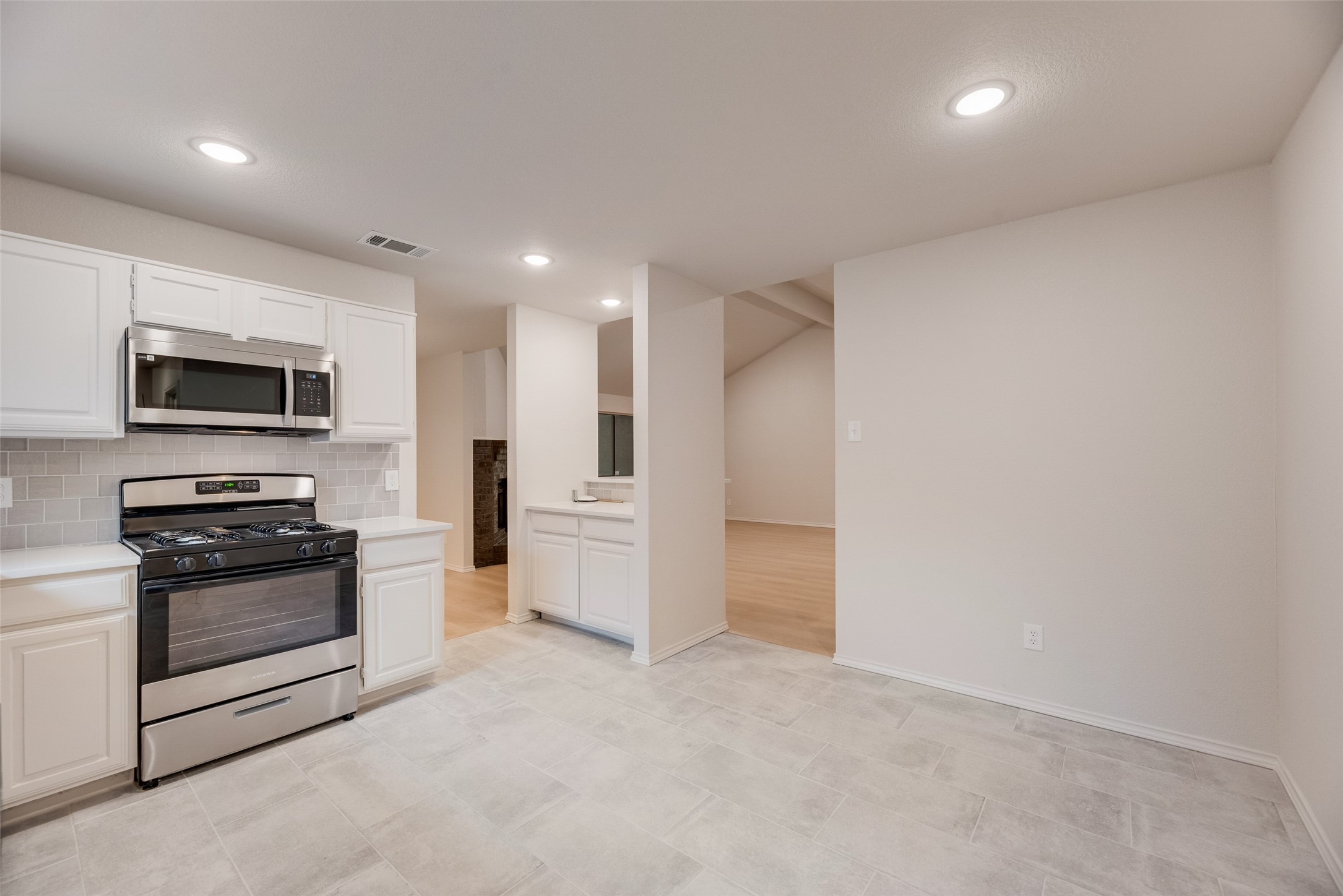 5048 Hollow Ridge Road