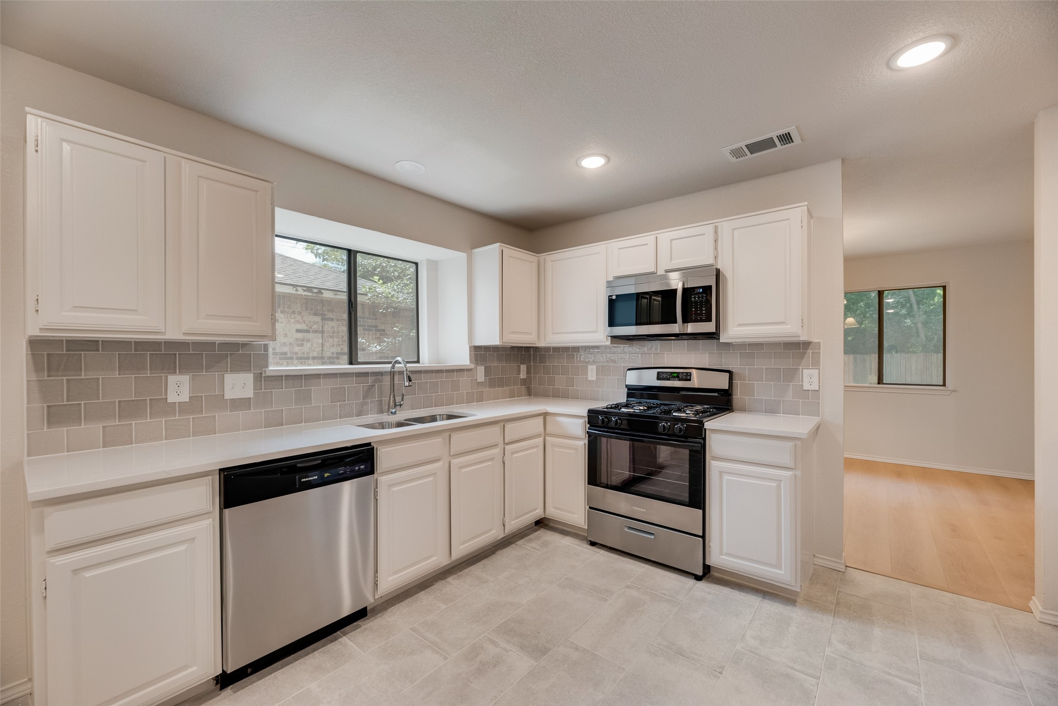 5048 Hollow Ridge Road