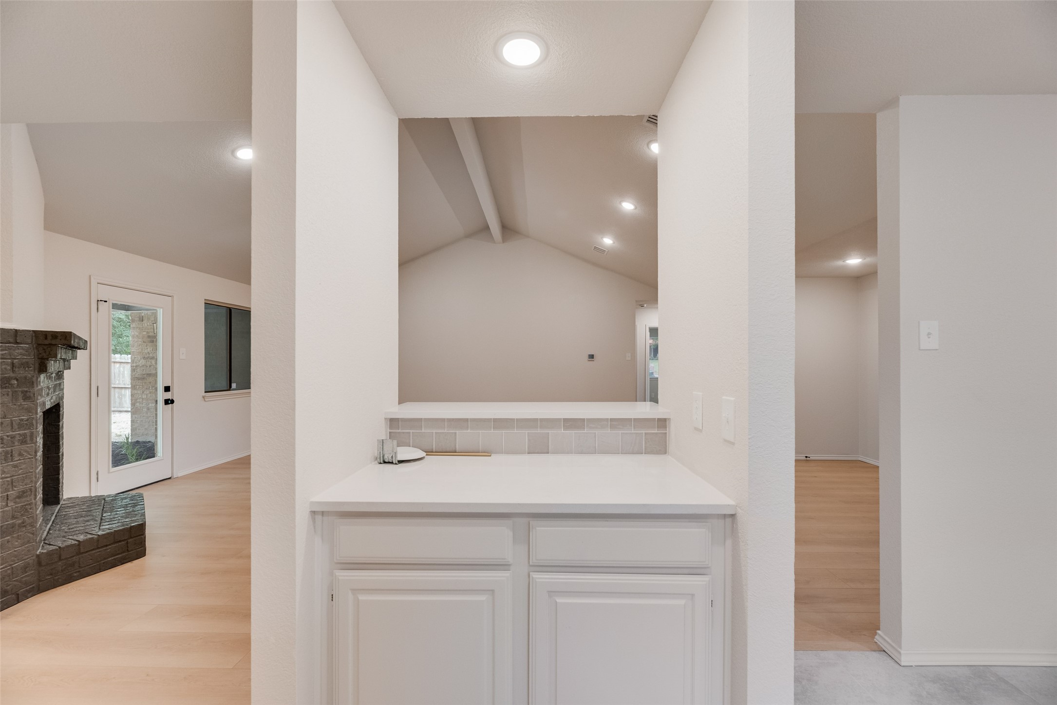 5048 Hollow Ridge Road