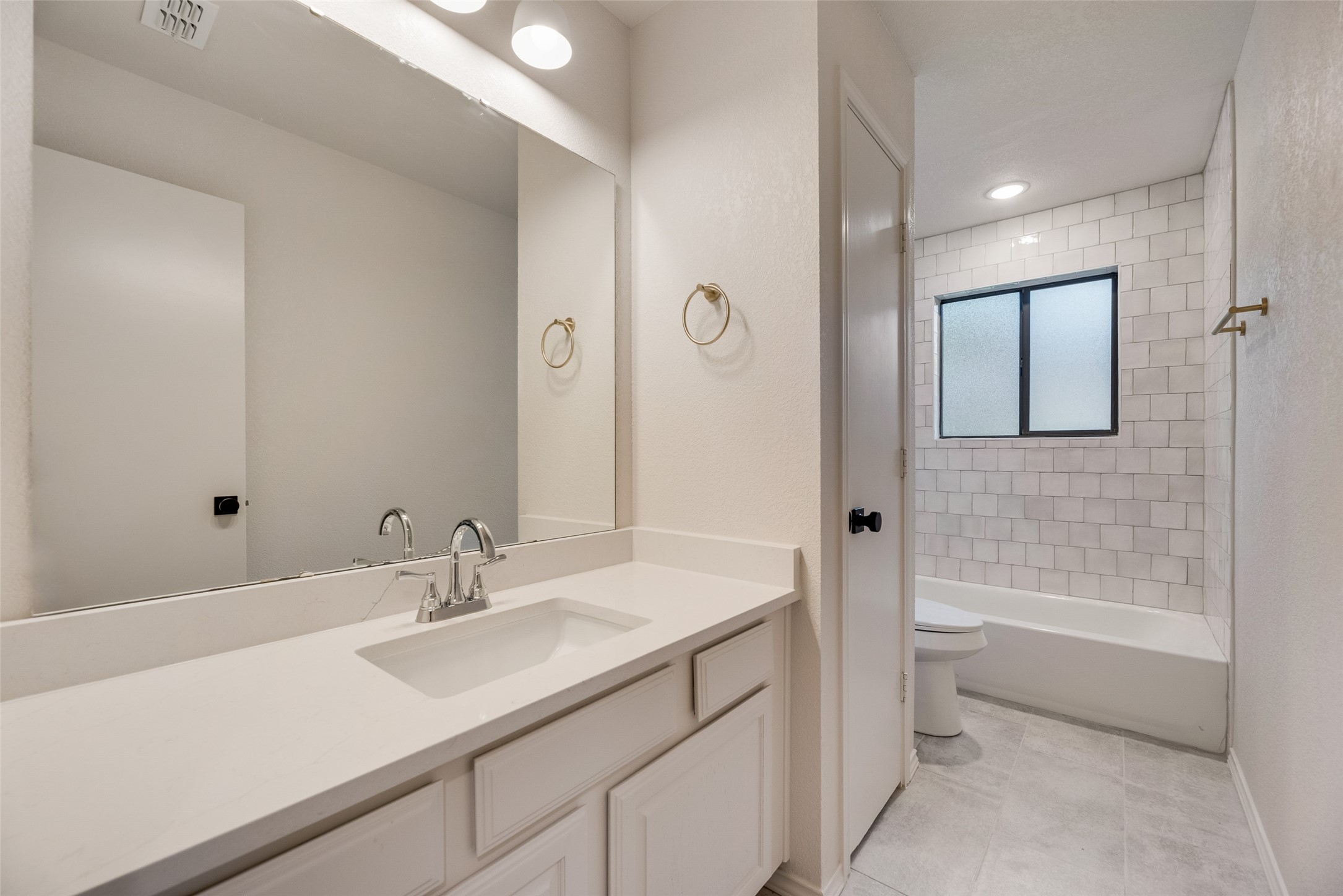 5048 Hollow Ridge Road