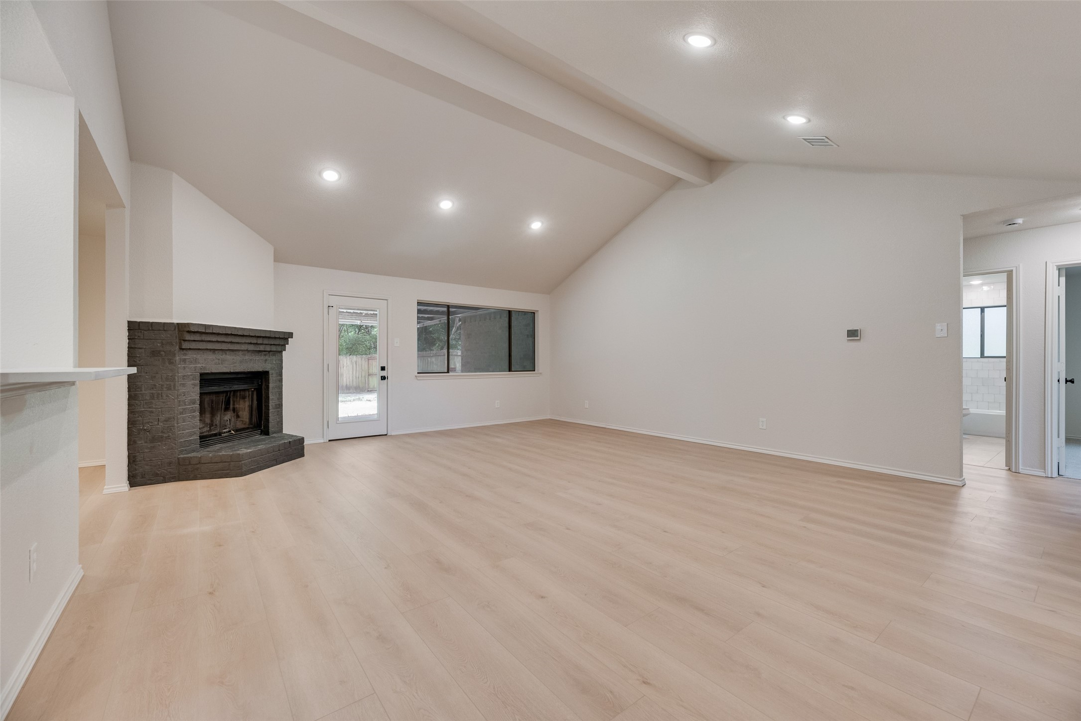 5048 Hollow Ridge Road