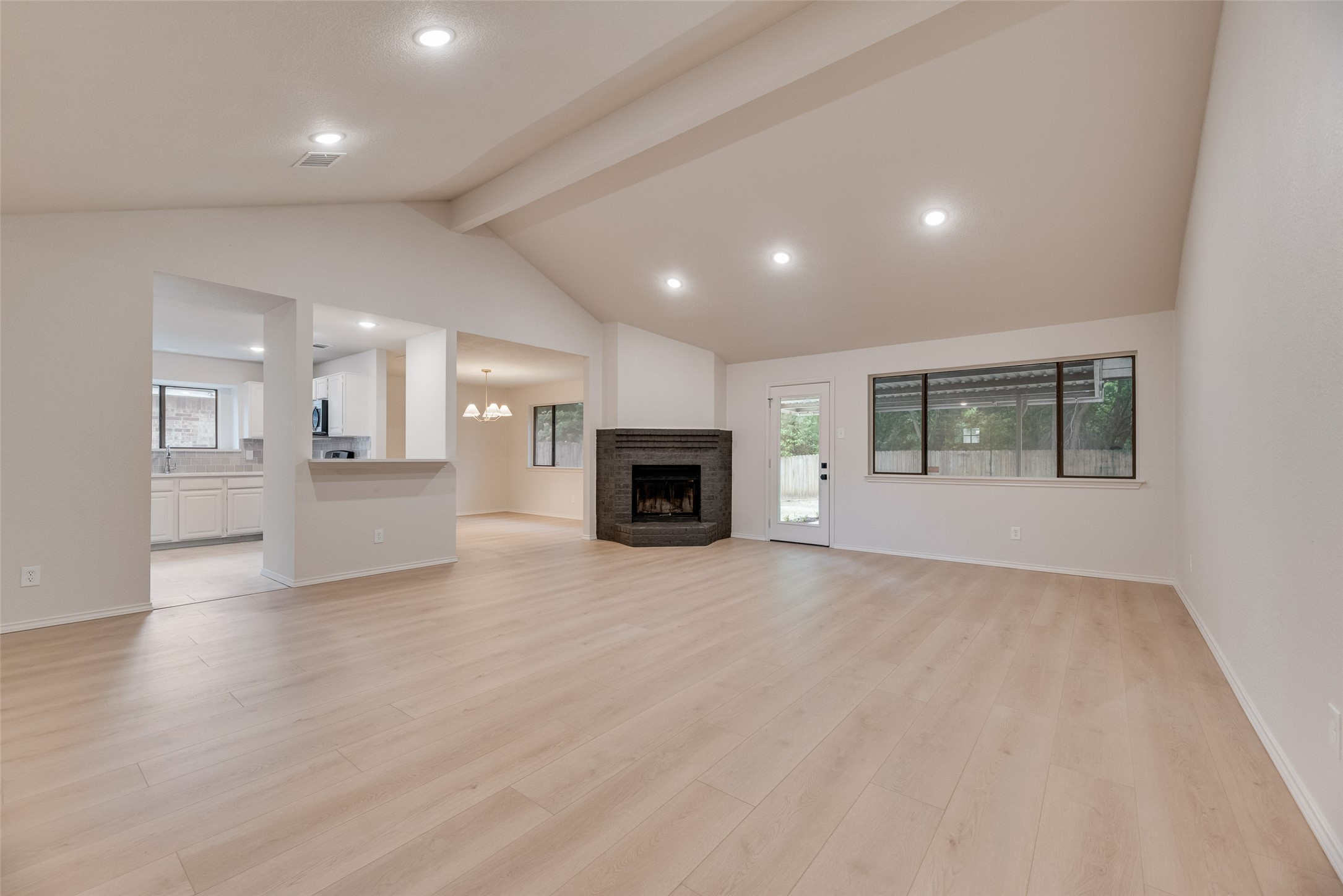 5048 Hollow Ridge Road