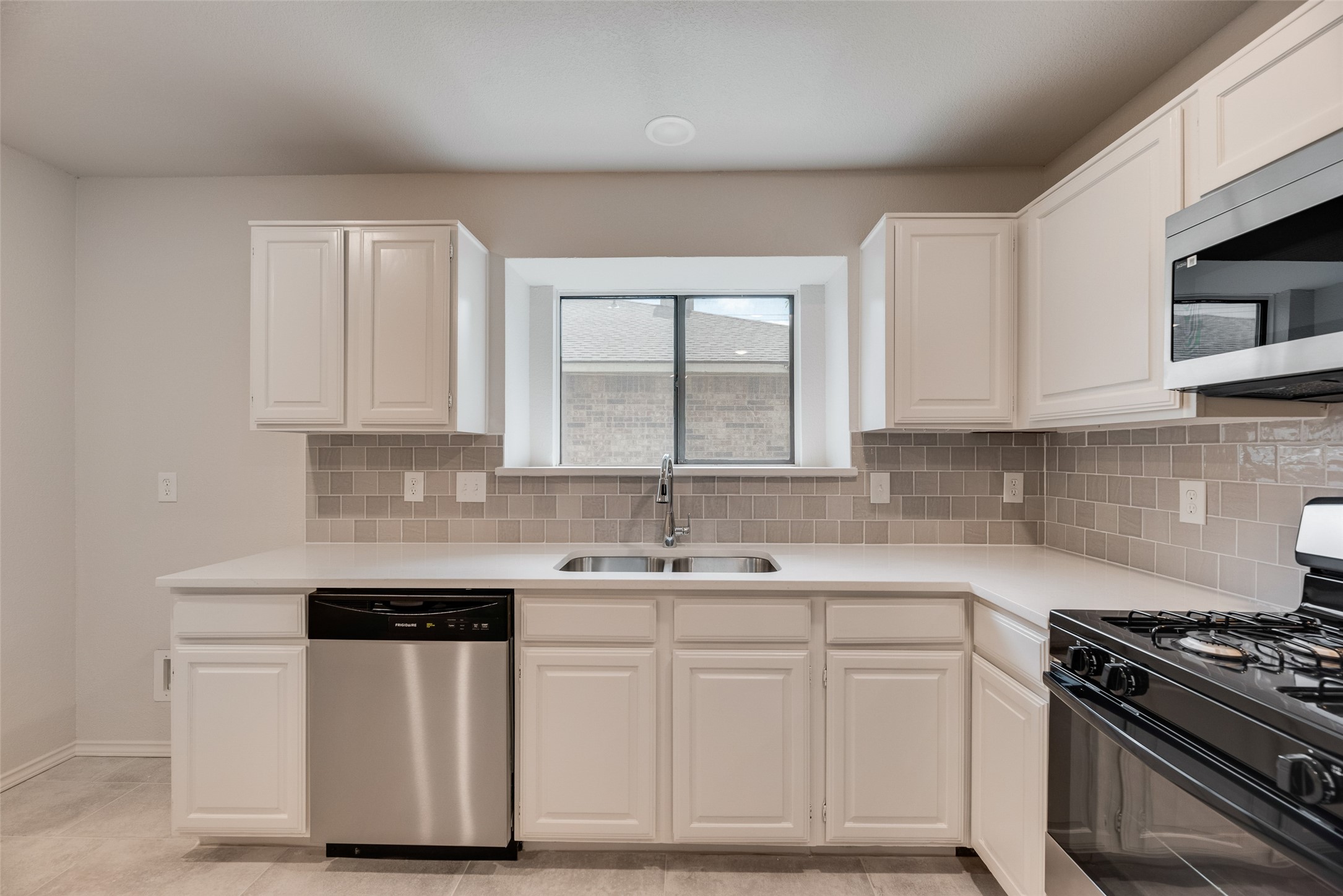 5048 Hollow Ridge Road