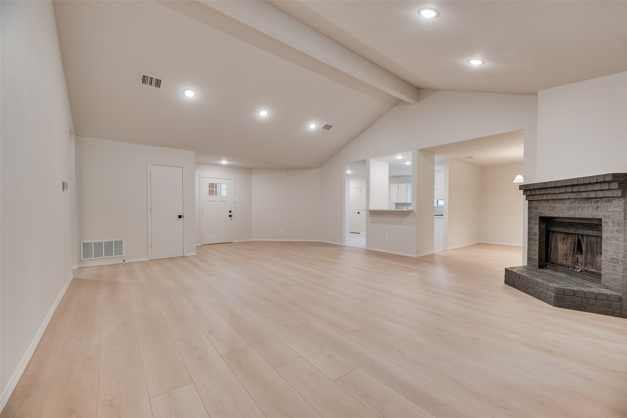 5048 Hollow Ridge Road