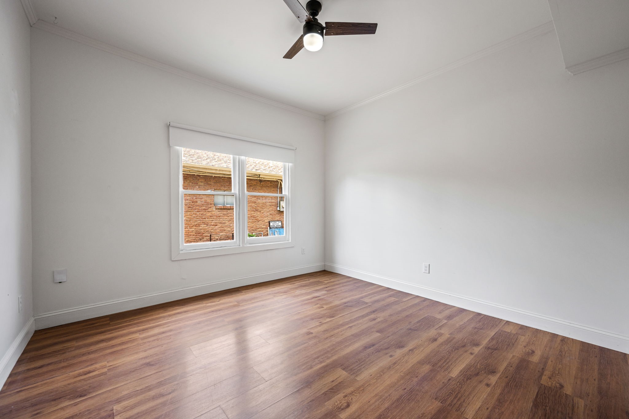 305 S Willomet Avenue 1
