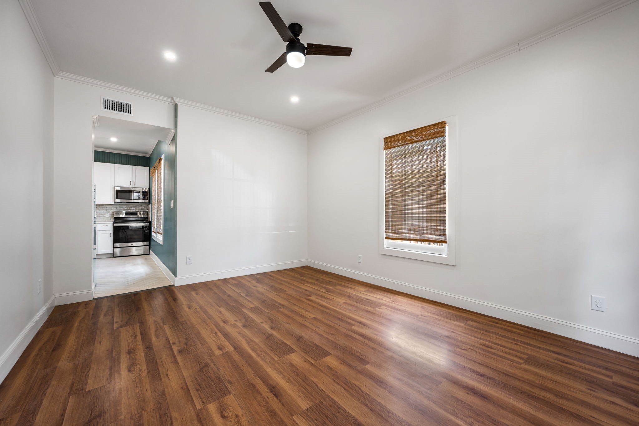 305 S Willomet Avenue 1
