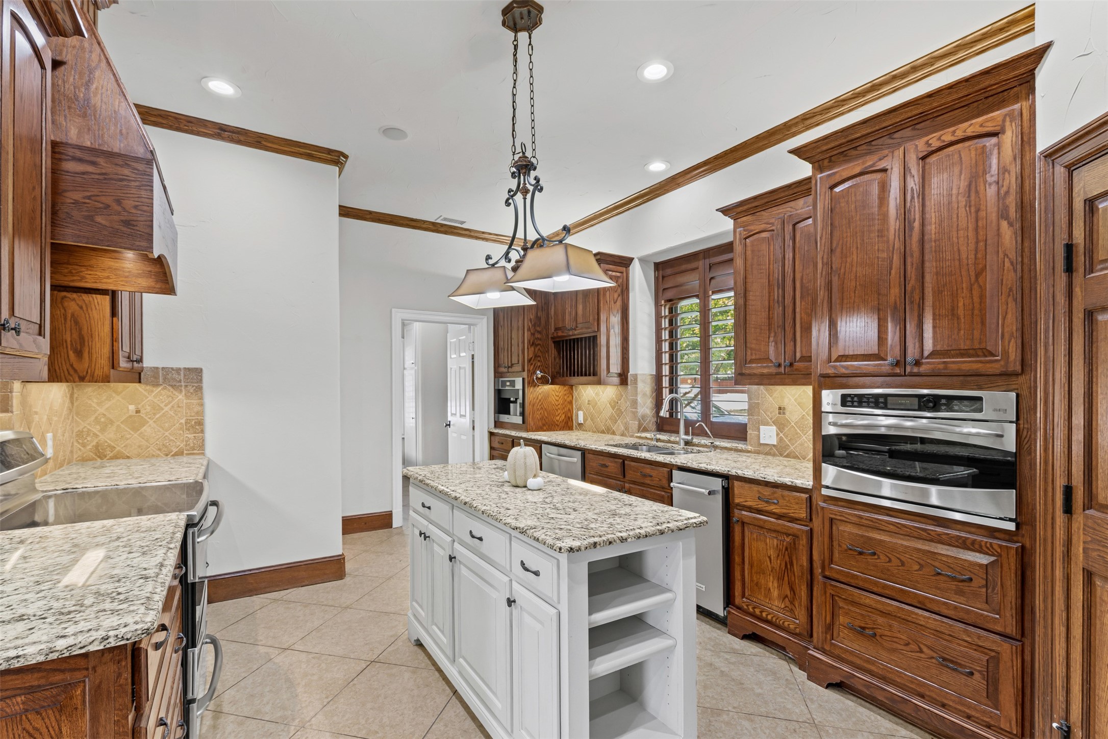 6207 Walnut Hill Lane