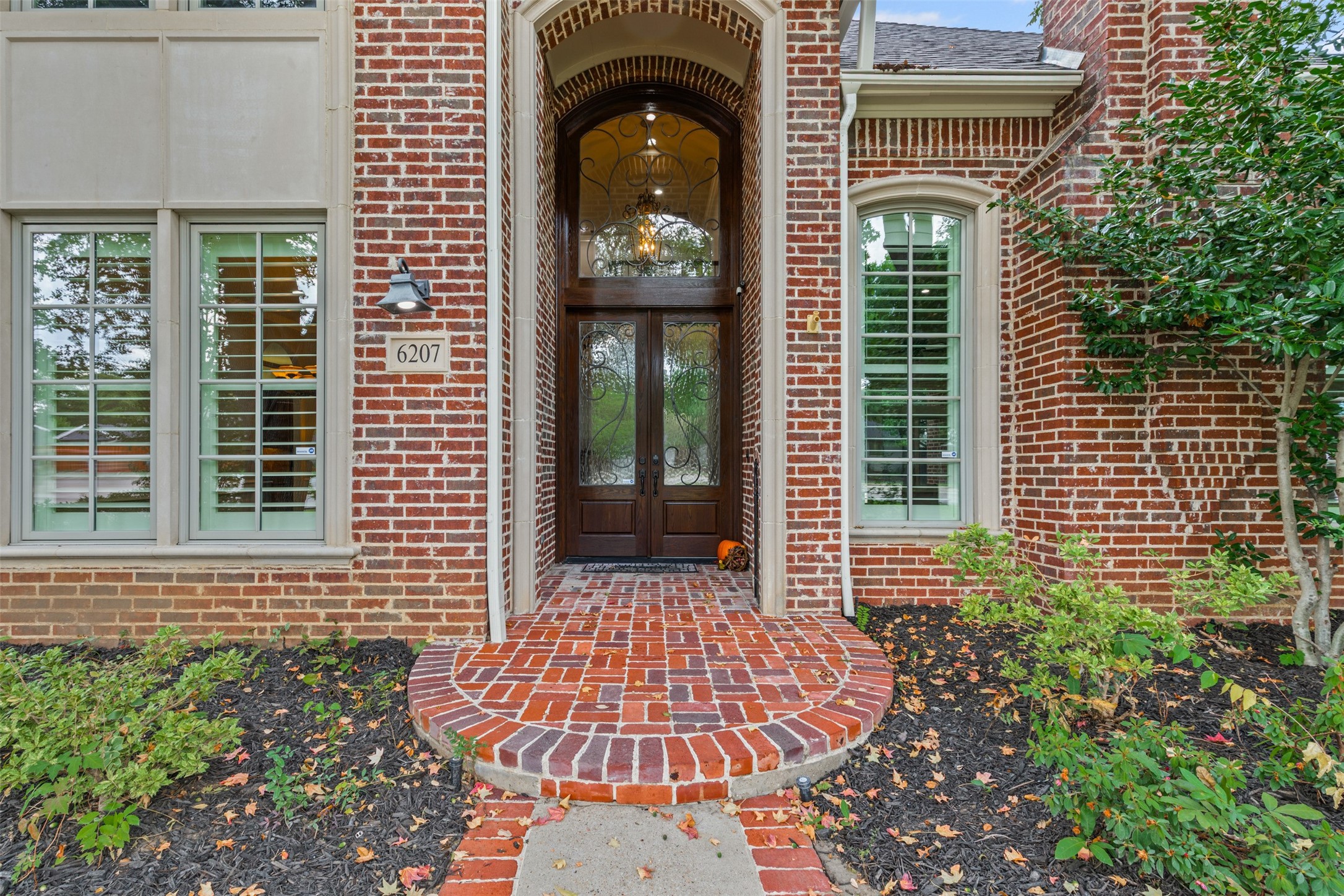 6207 Walnut Hill Lane