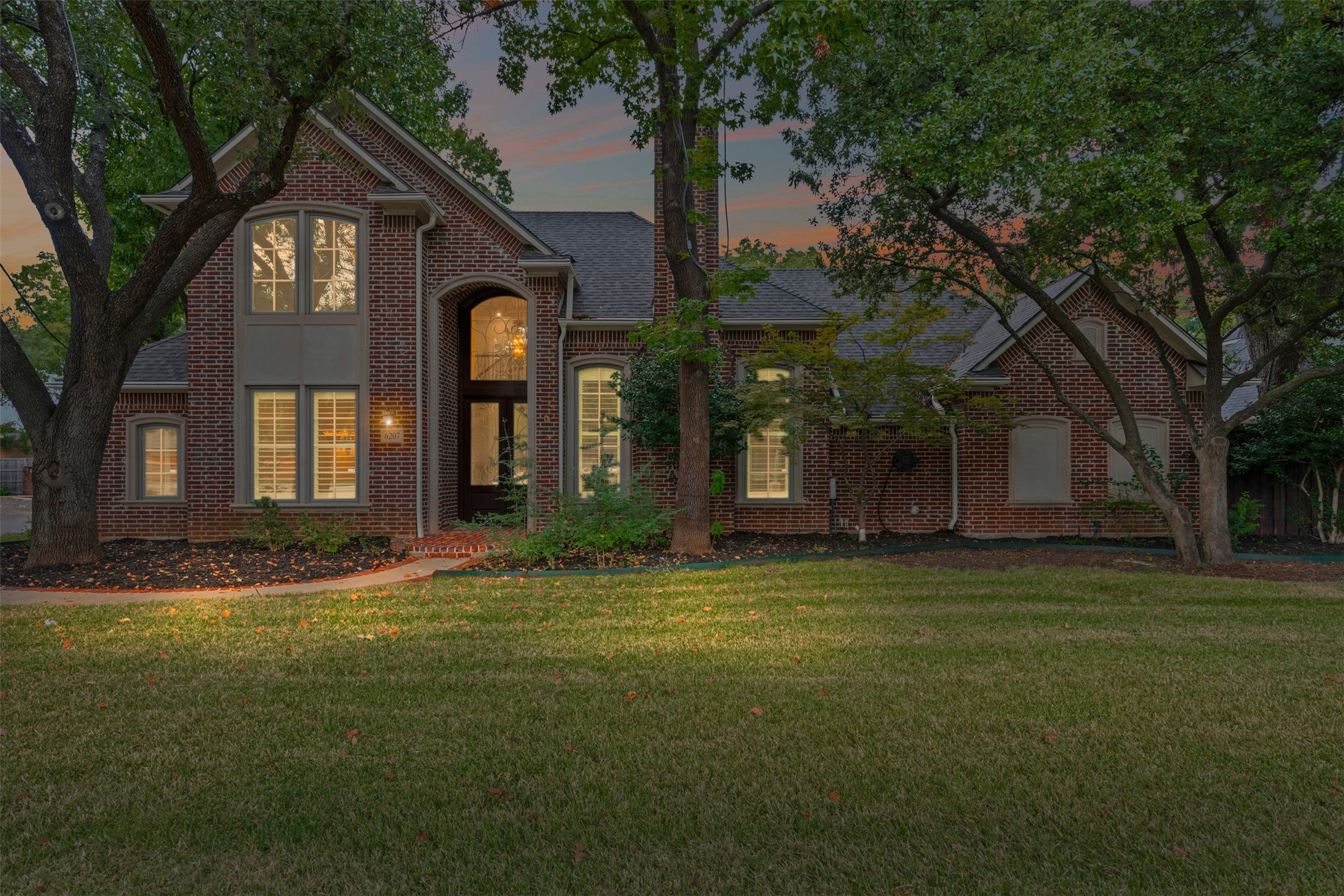 6207 Walnut Hill Lane