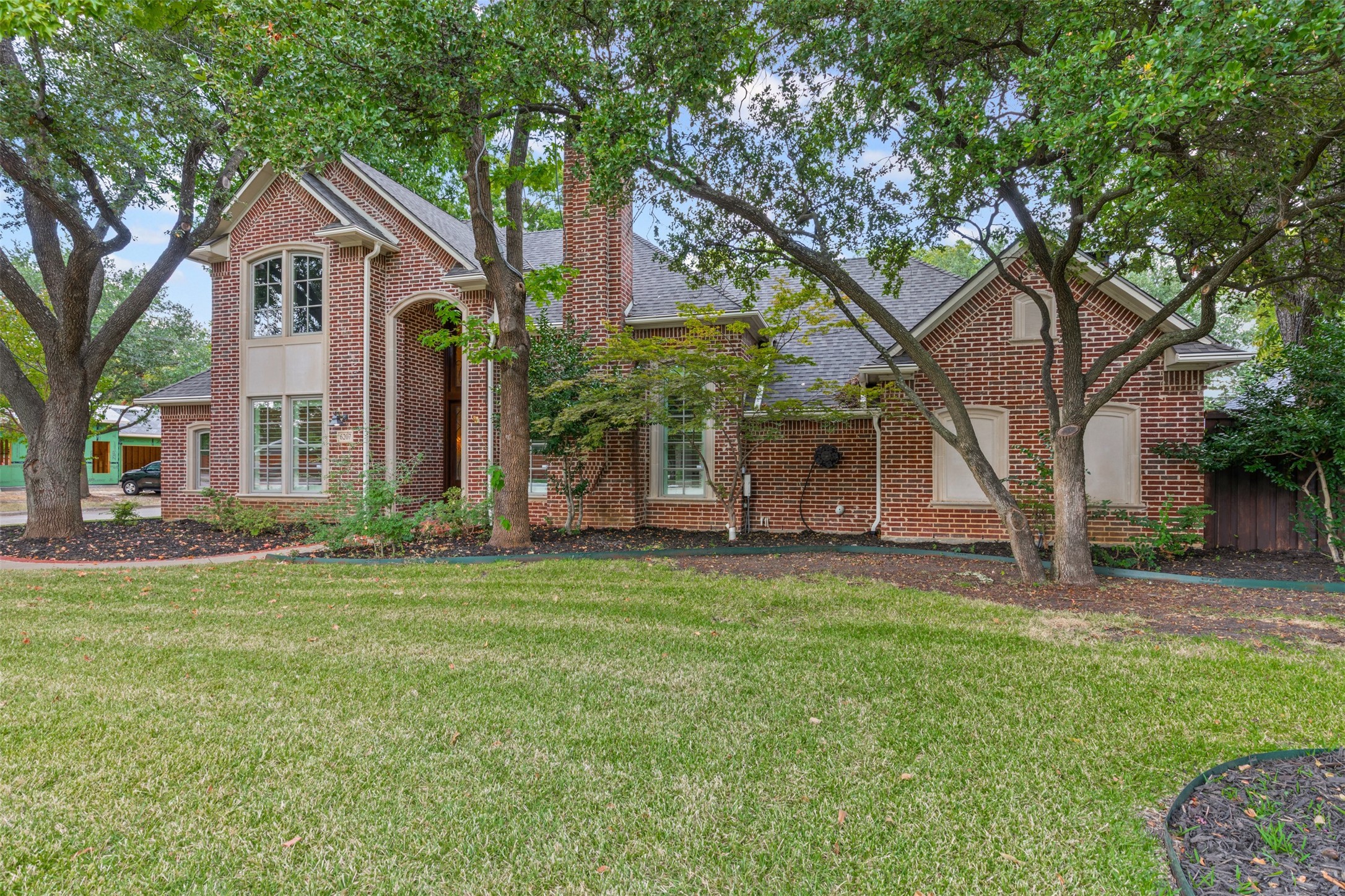 6207 Walnut Hill Lane