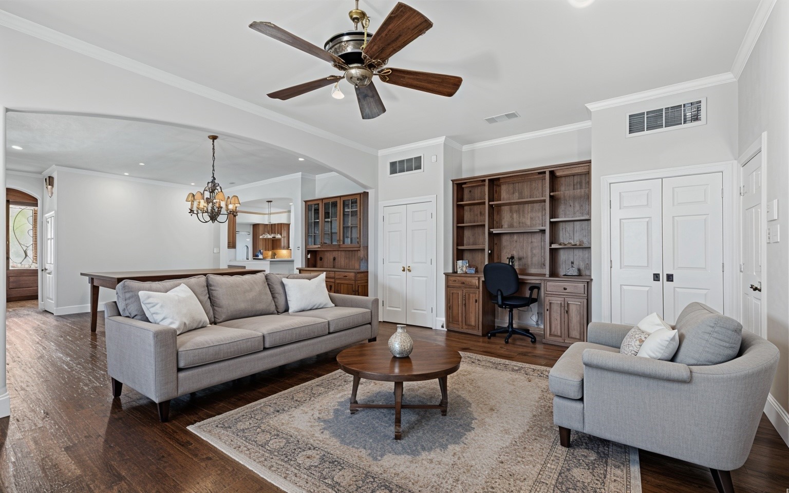 6207 Walnut Hill Lane