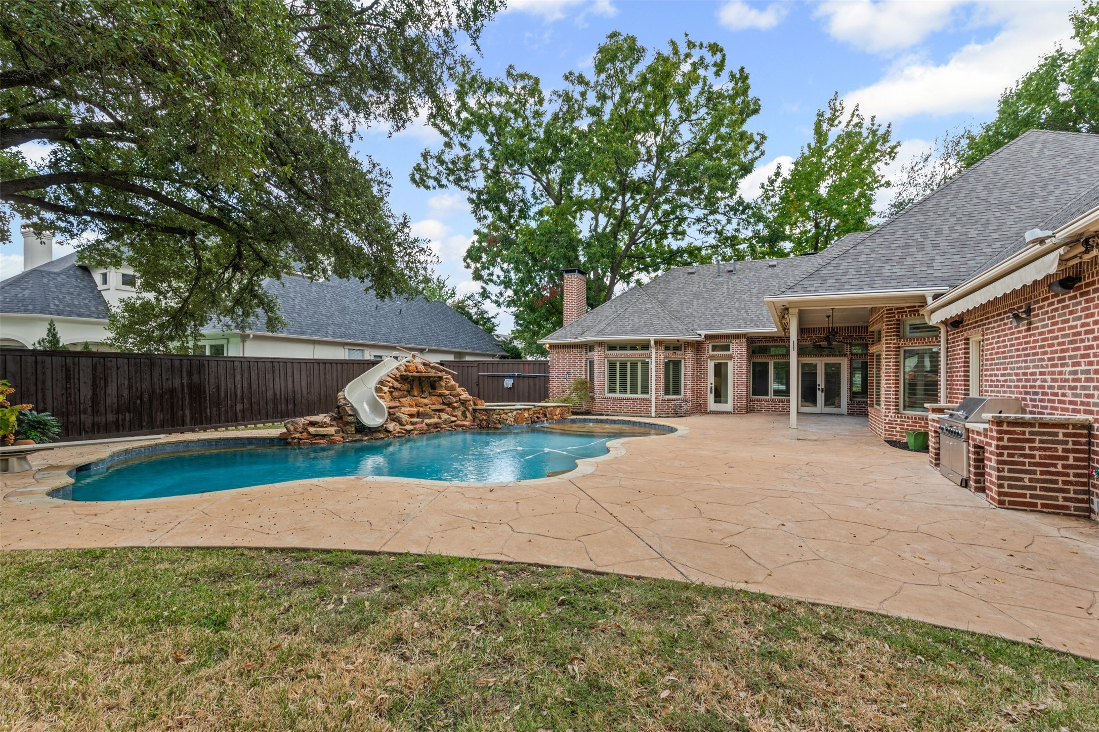 6207 Walnut Hill Lane