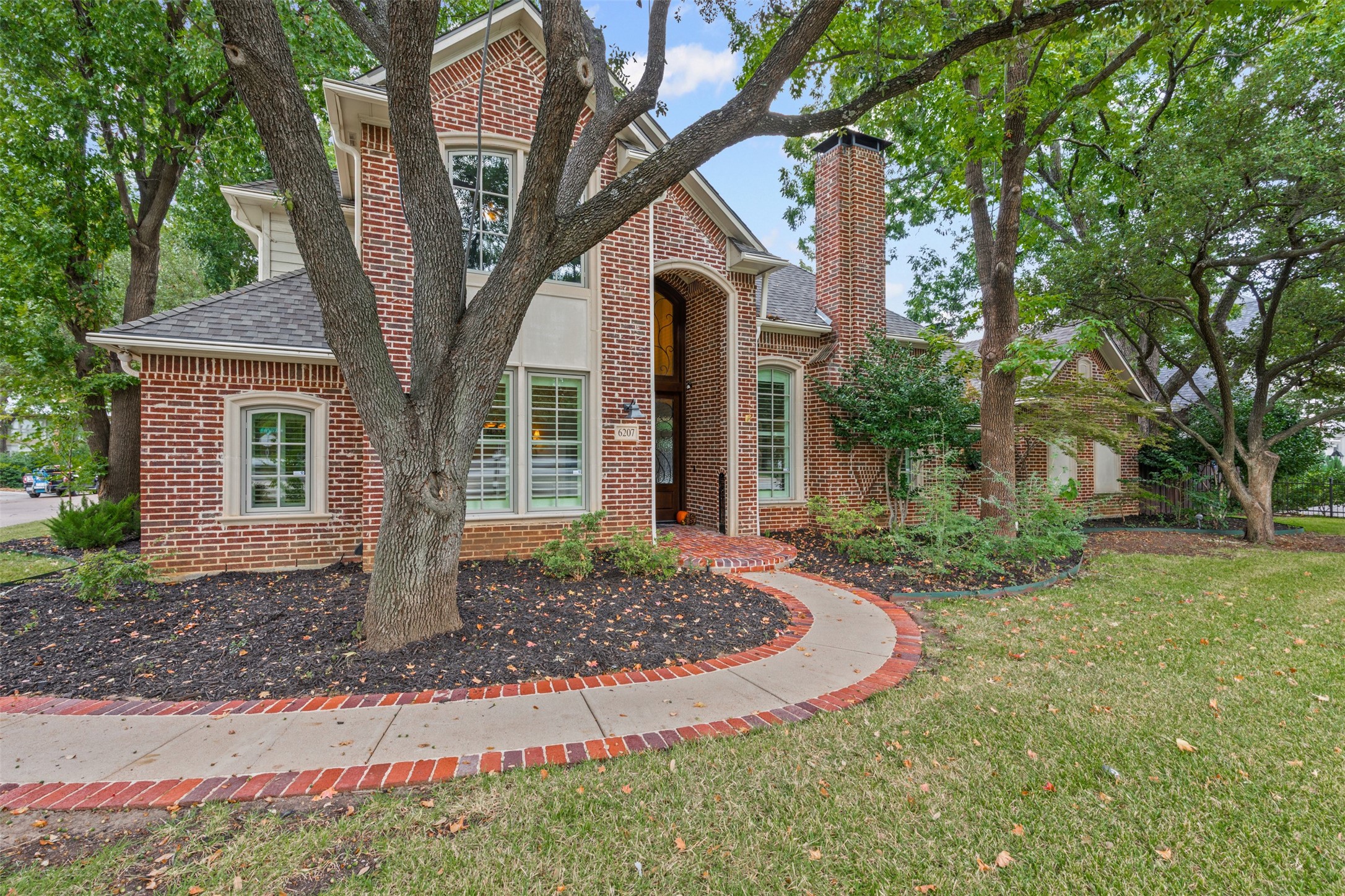 6207 Walnut Hill Lane