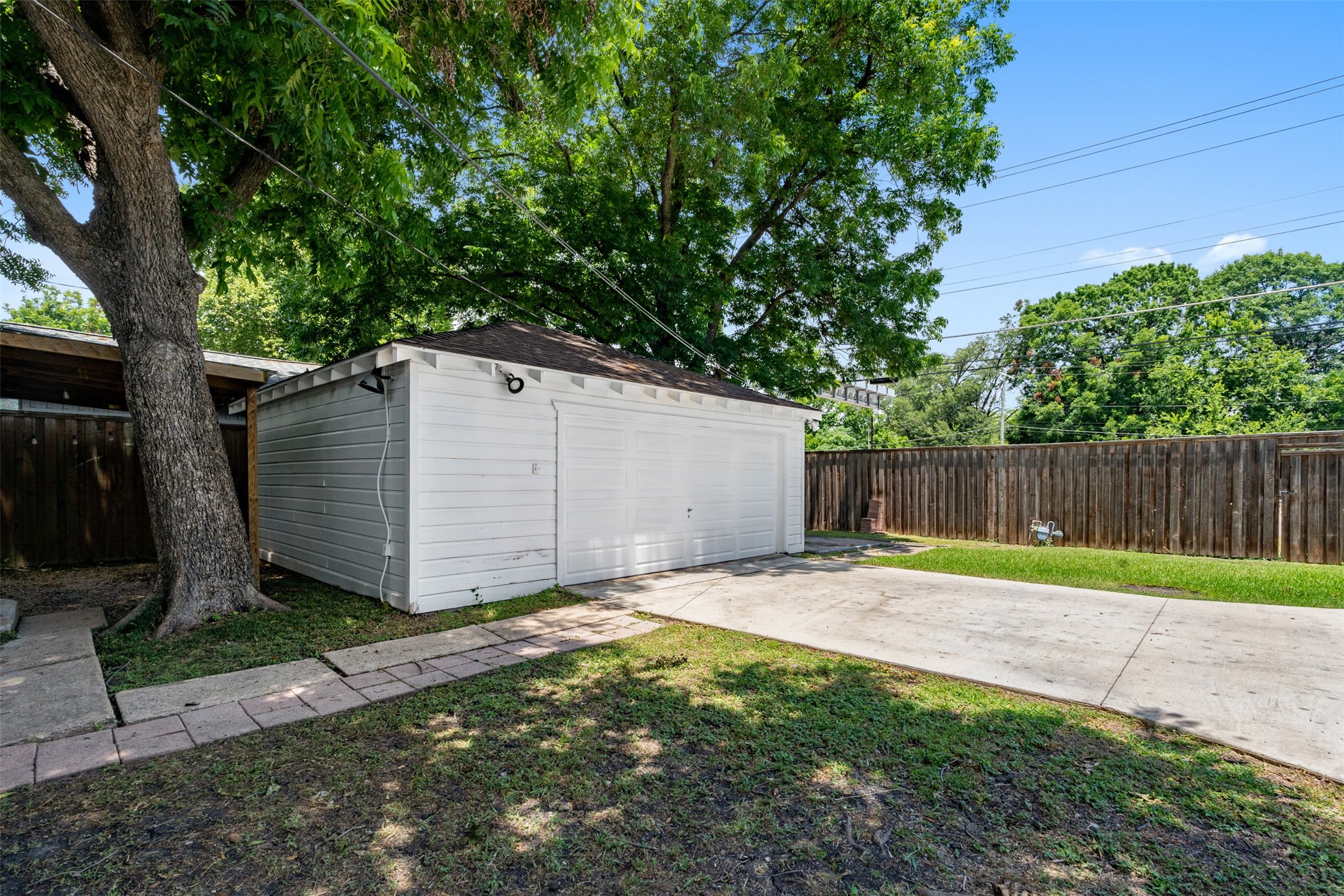 6933 Wake Forrest Drive